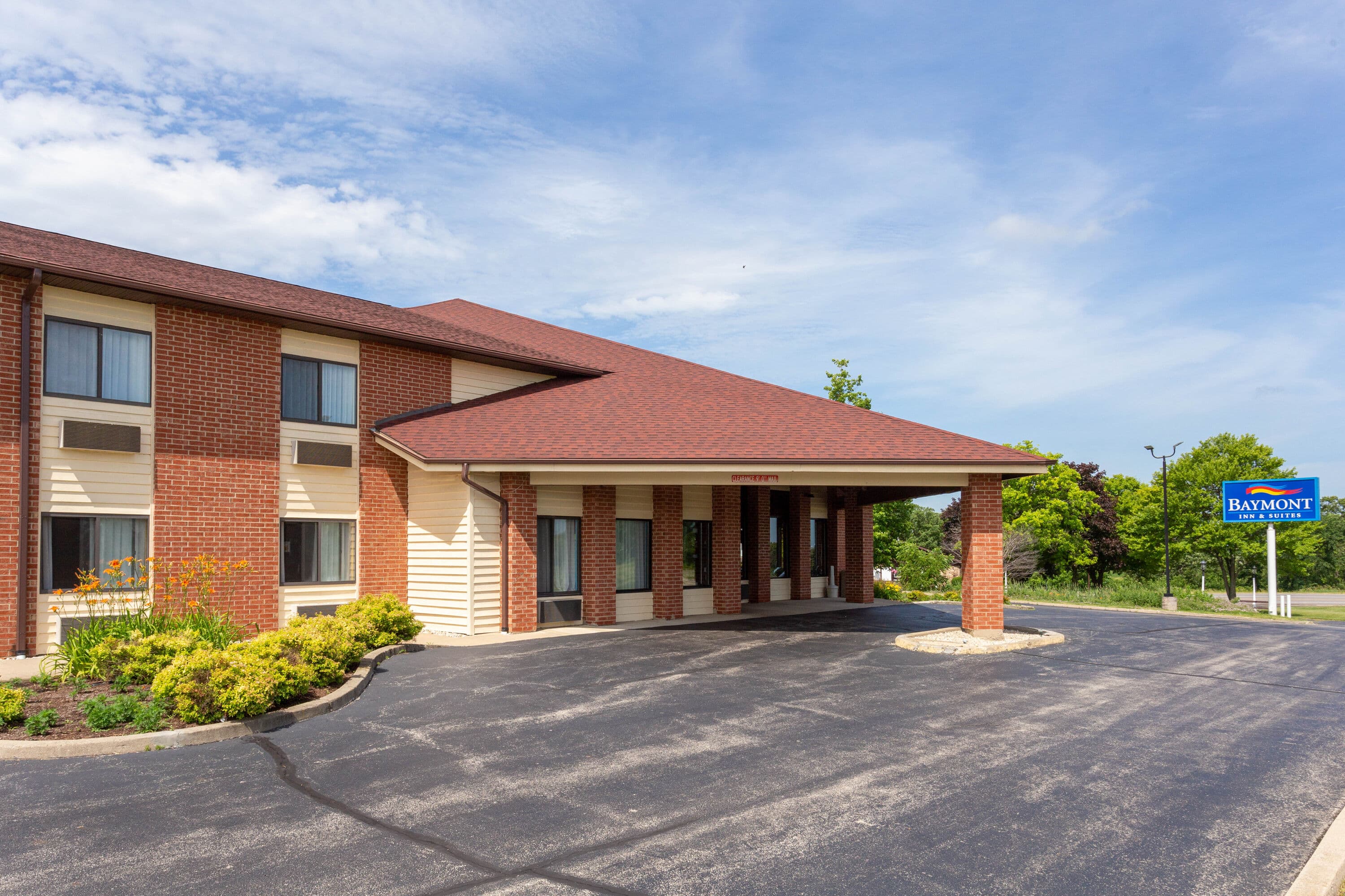 Baymont by Wyndham Harvard | Harvard, IL Hotels