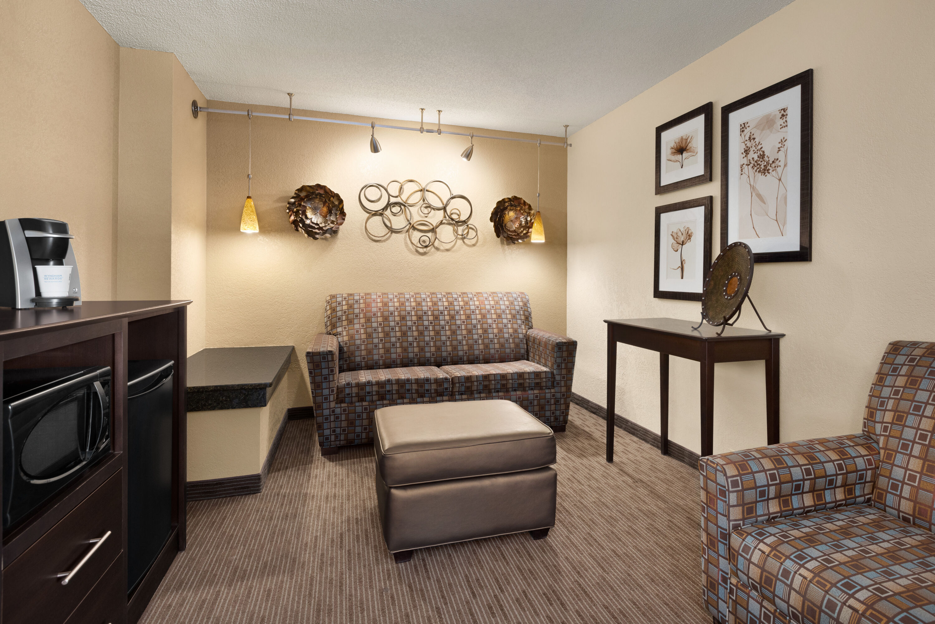 Baymont by Wyndham Owatonna | Owatonna, MN Hotels