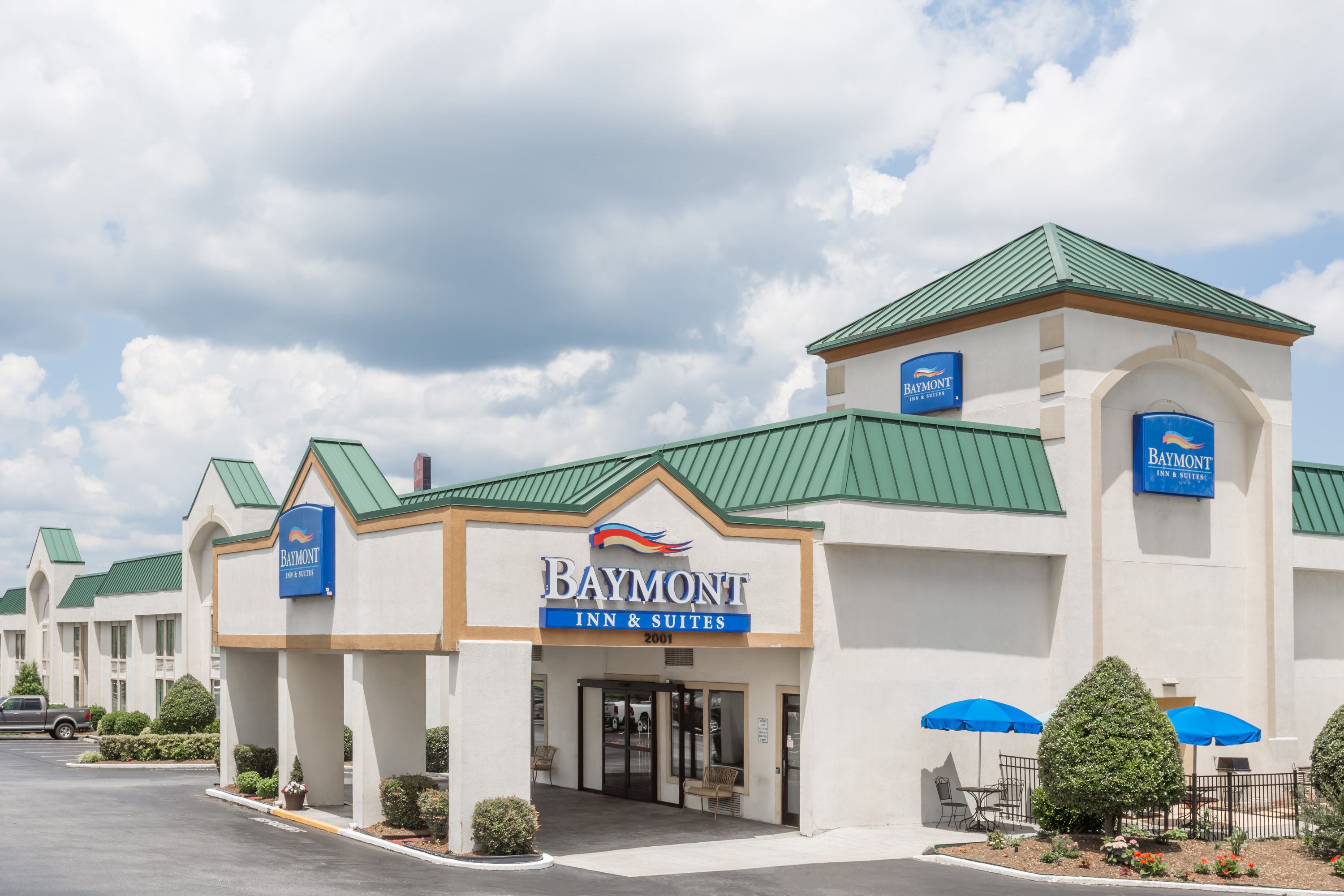 Baymont By Wyndham Greensboro Coliseum Greensboro Nc Hotels