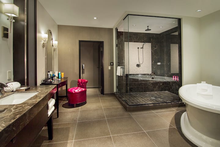 Guest room at the The Cromwell Las Vegas in Las Vegas, Nevada