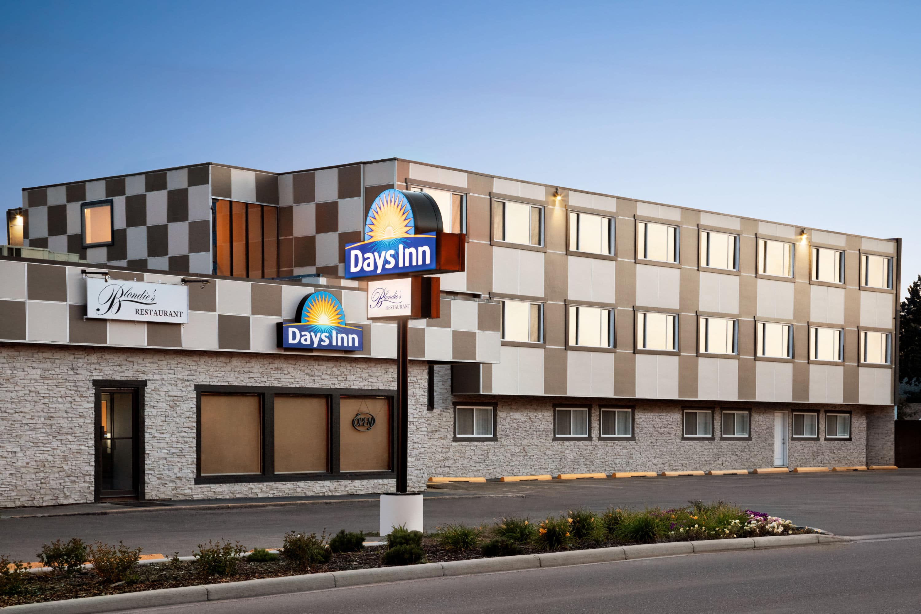 Days Inn By Wyndham Sylvan Lake Sylvan Lake Ab Hotels - 