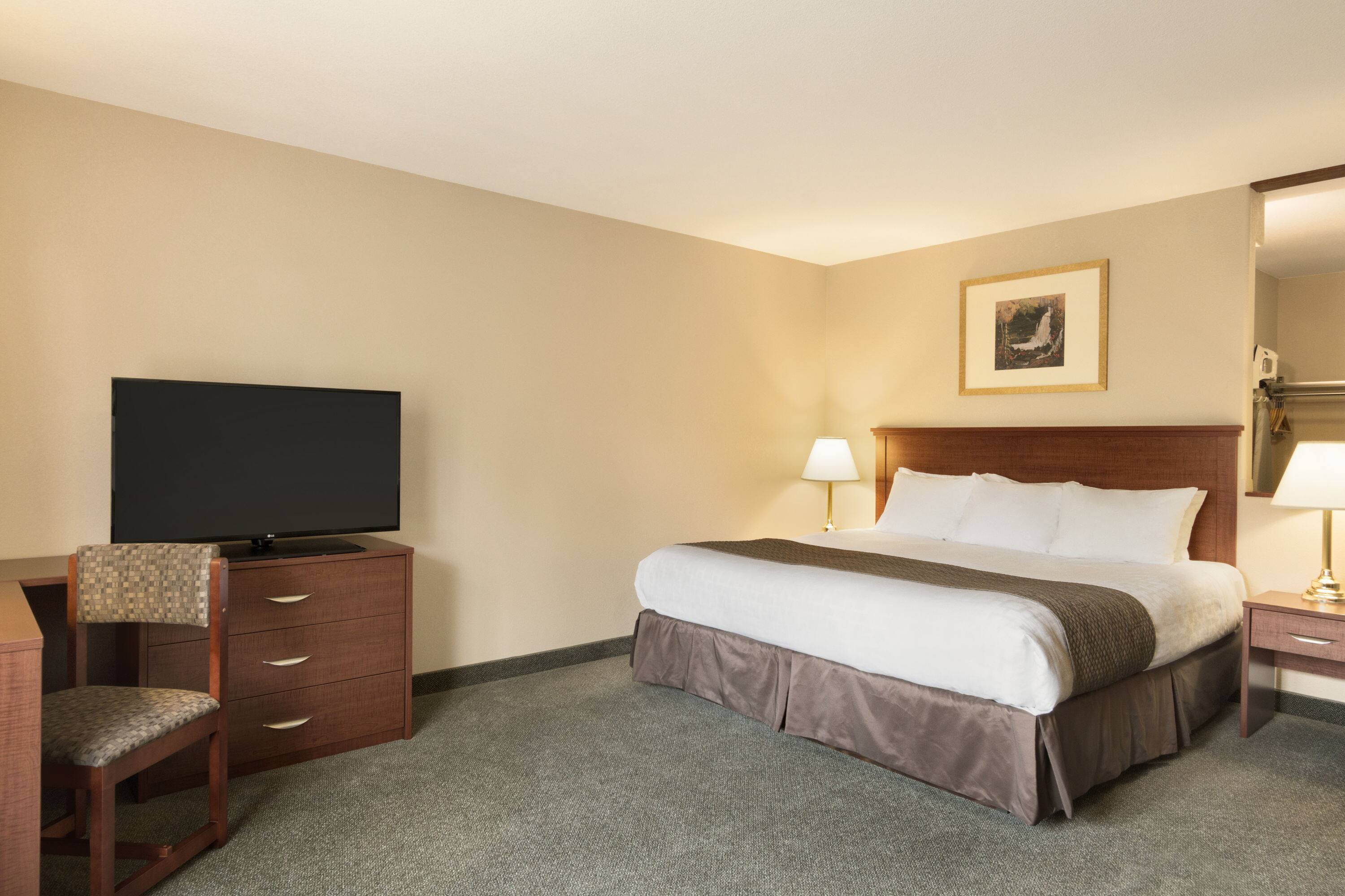 Days Inn By Wyndham Thunder Bay North | Thunder Bay, ON Hotels