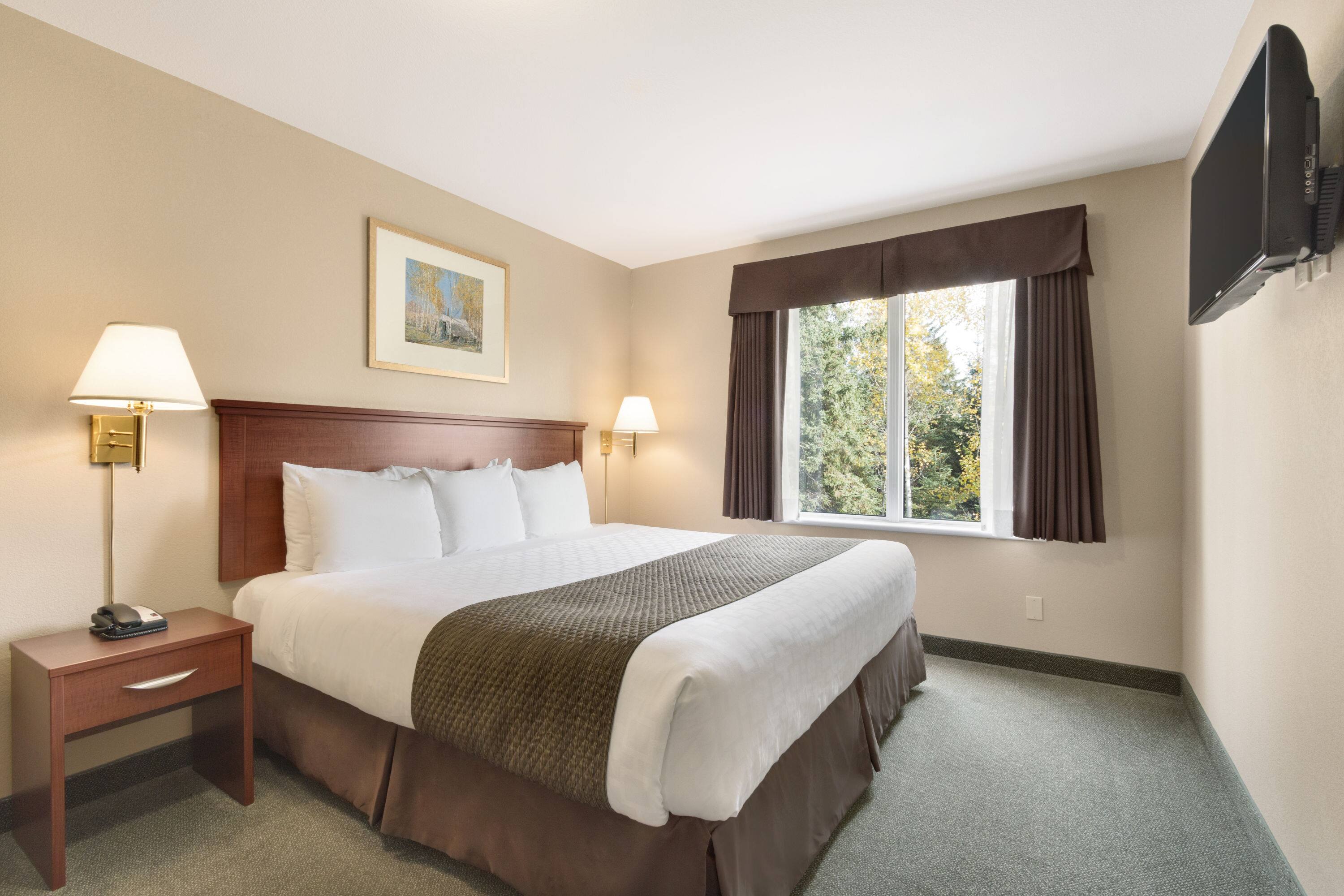 Days Inn By Wyndham Thunder Bay North | Thunder Bay, ON Hotels