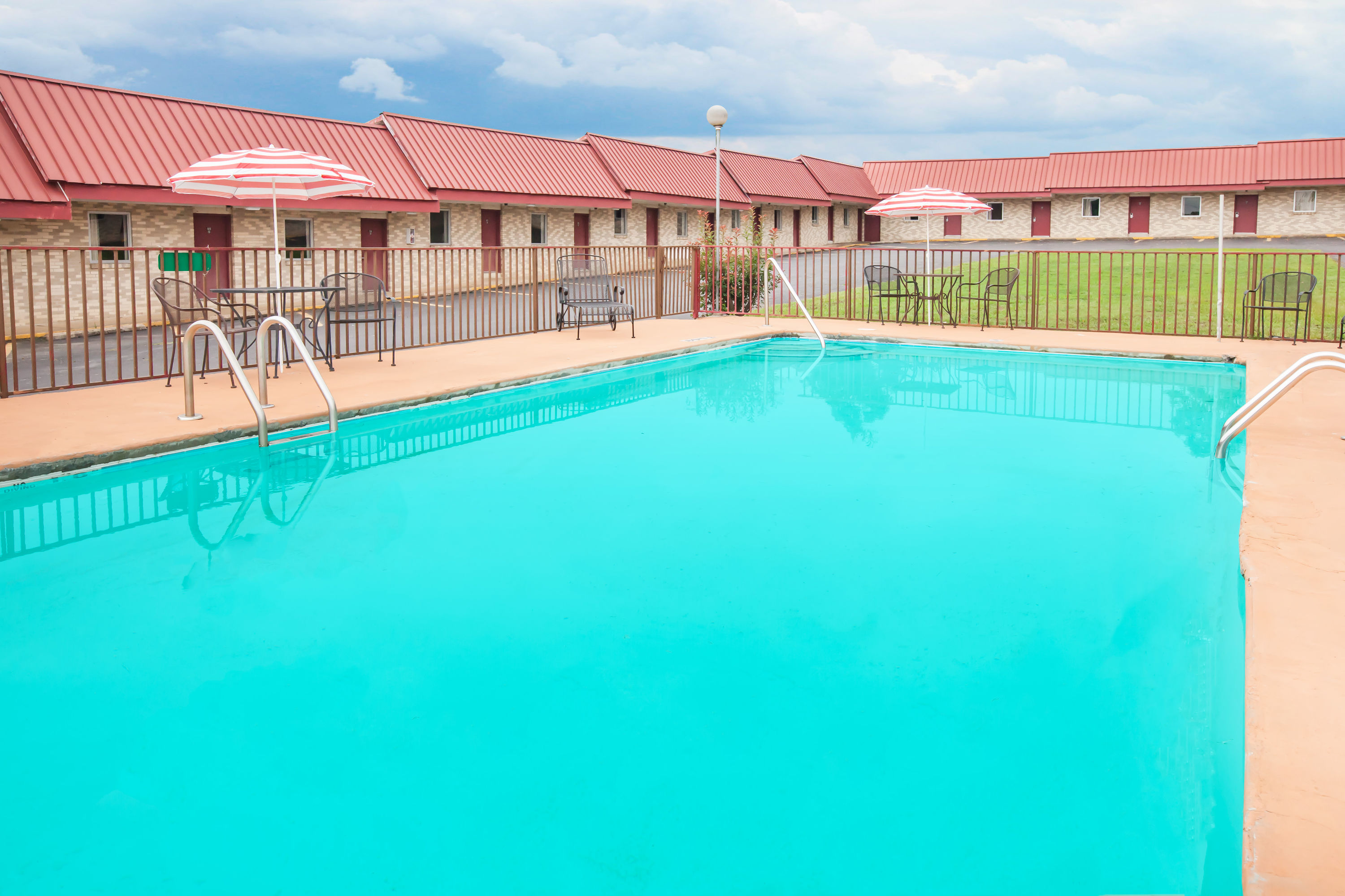 Days Inn by Wyndham Mountain View Mountain View, AR Hotels