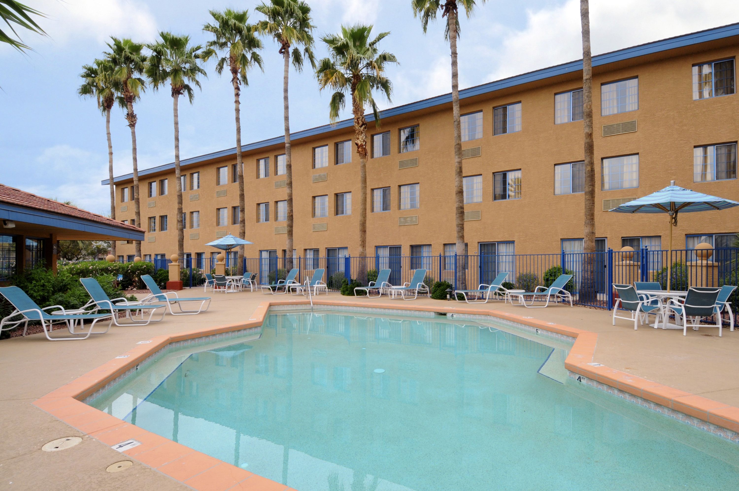 Days Hotel by Wyndham Mesa Near Phoenix | Mesa, AZ Hotels