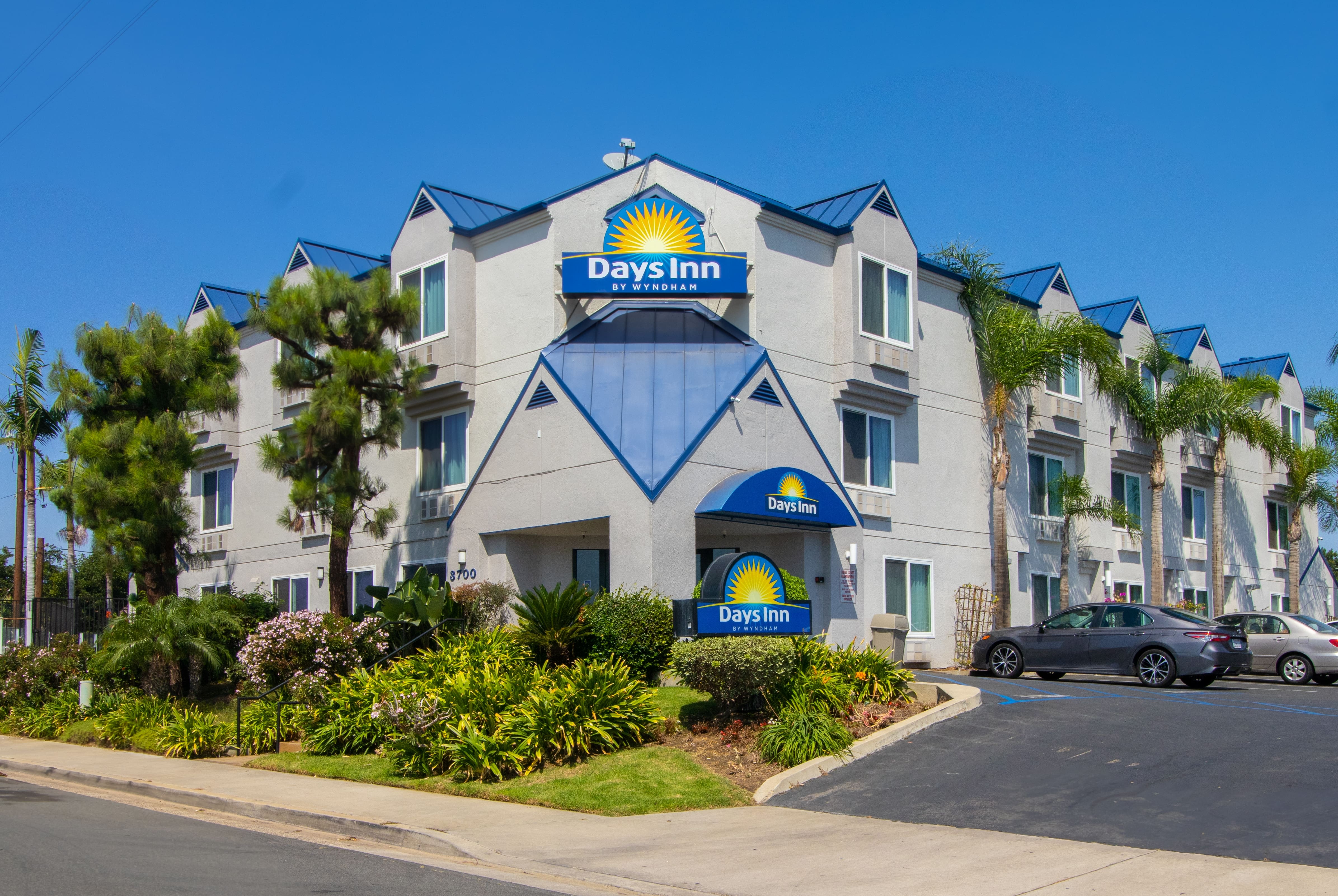 Days Inn by Wyndham Carlsbad Carlsbad CA Hotels