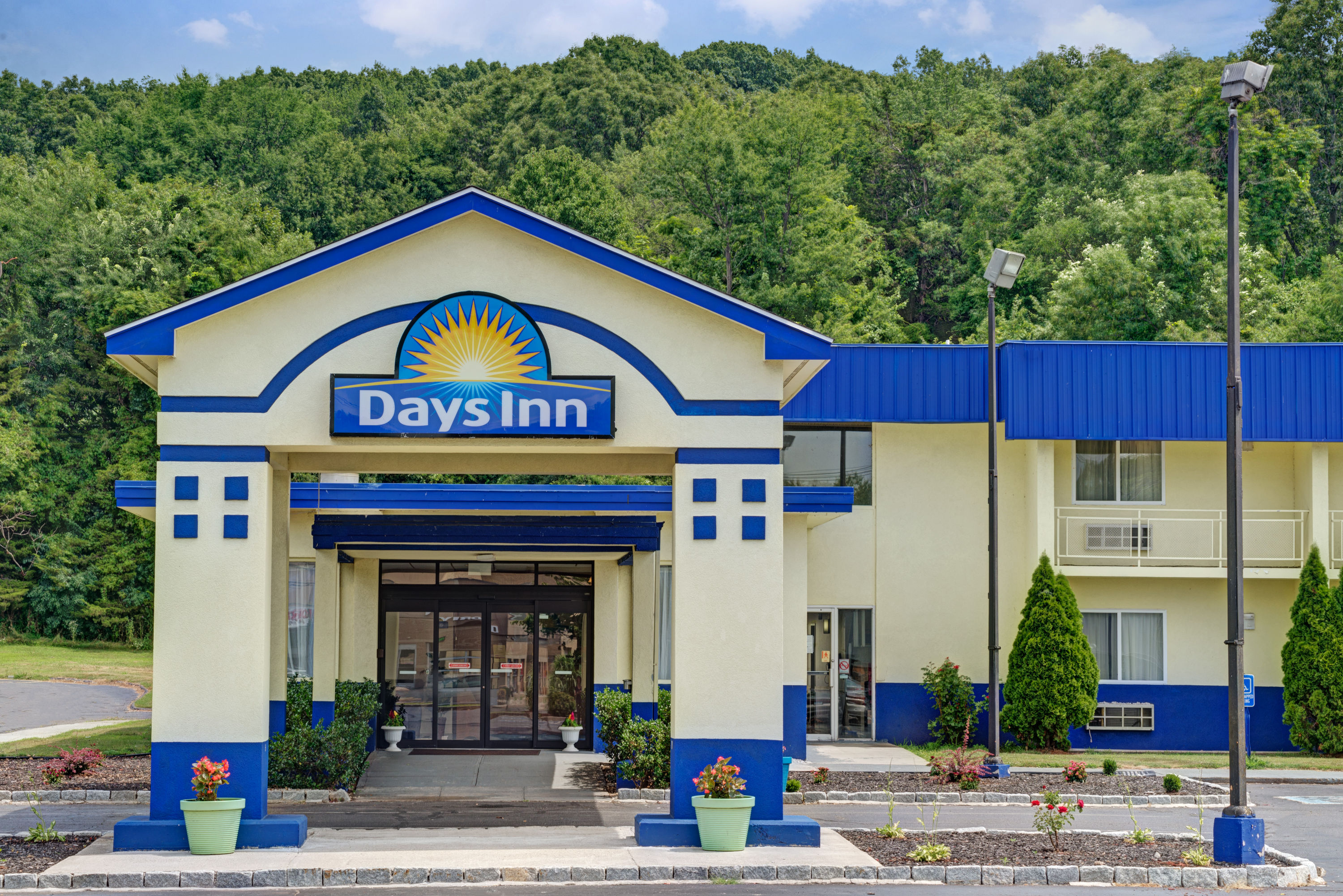 Days Inn By Wyndham Southington Southington Ct Hotels