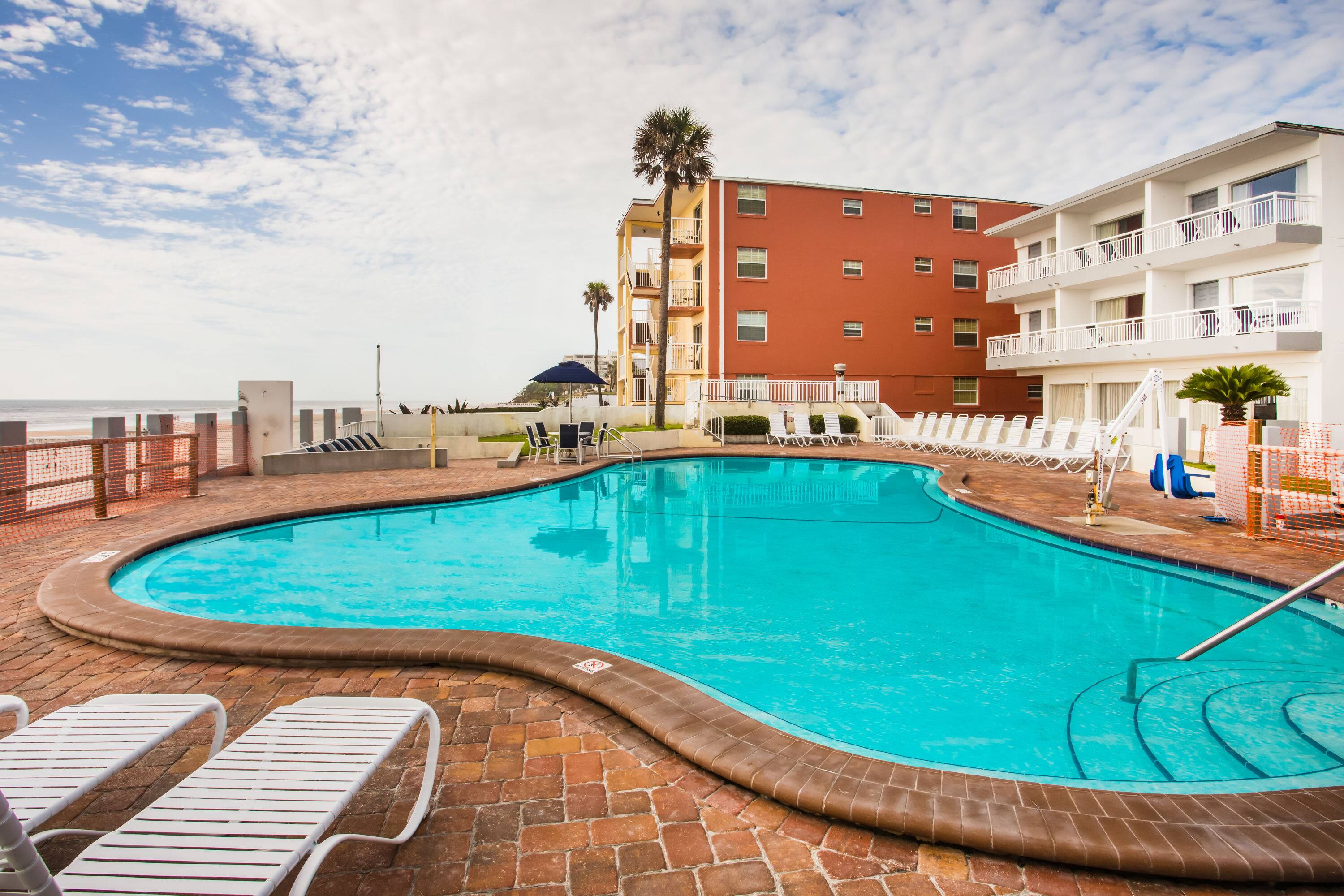 Days Inn By Wyndham Ormond Beach Mainsail Oceanfront - 