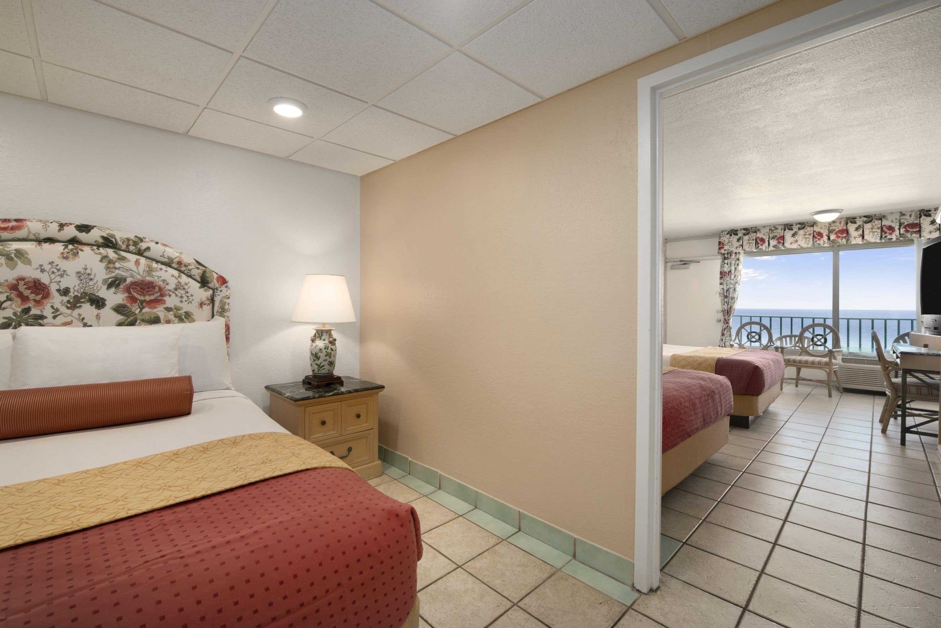 Days Inn By Wyndham Panama City Beach Ocean Front Panama City Beach   05546 Suite 1 