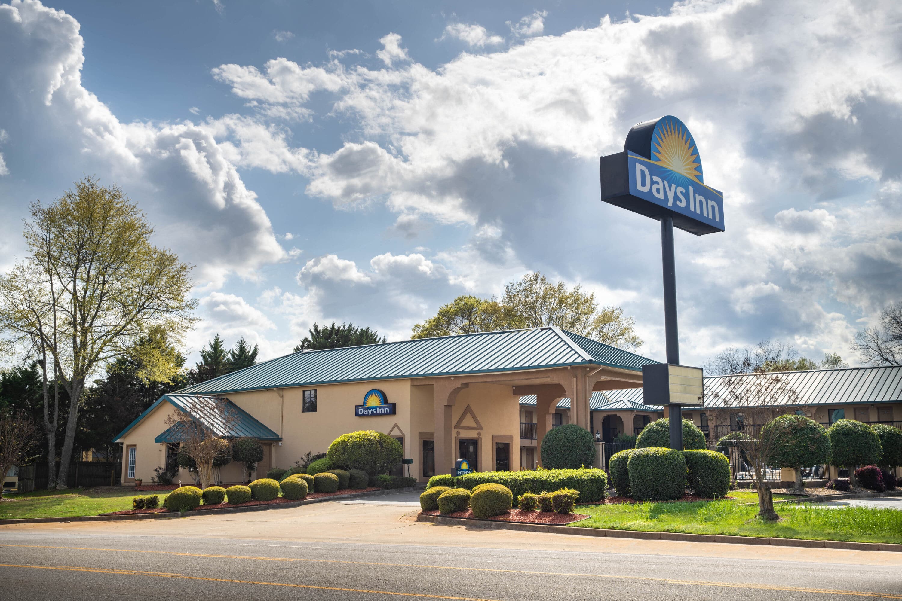 Days Inn by Wyndham Thomaston | Thomaston, GA Hotels