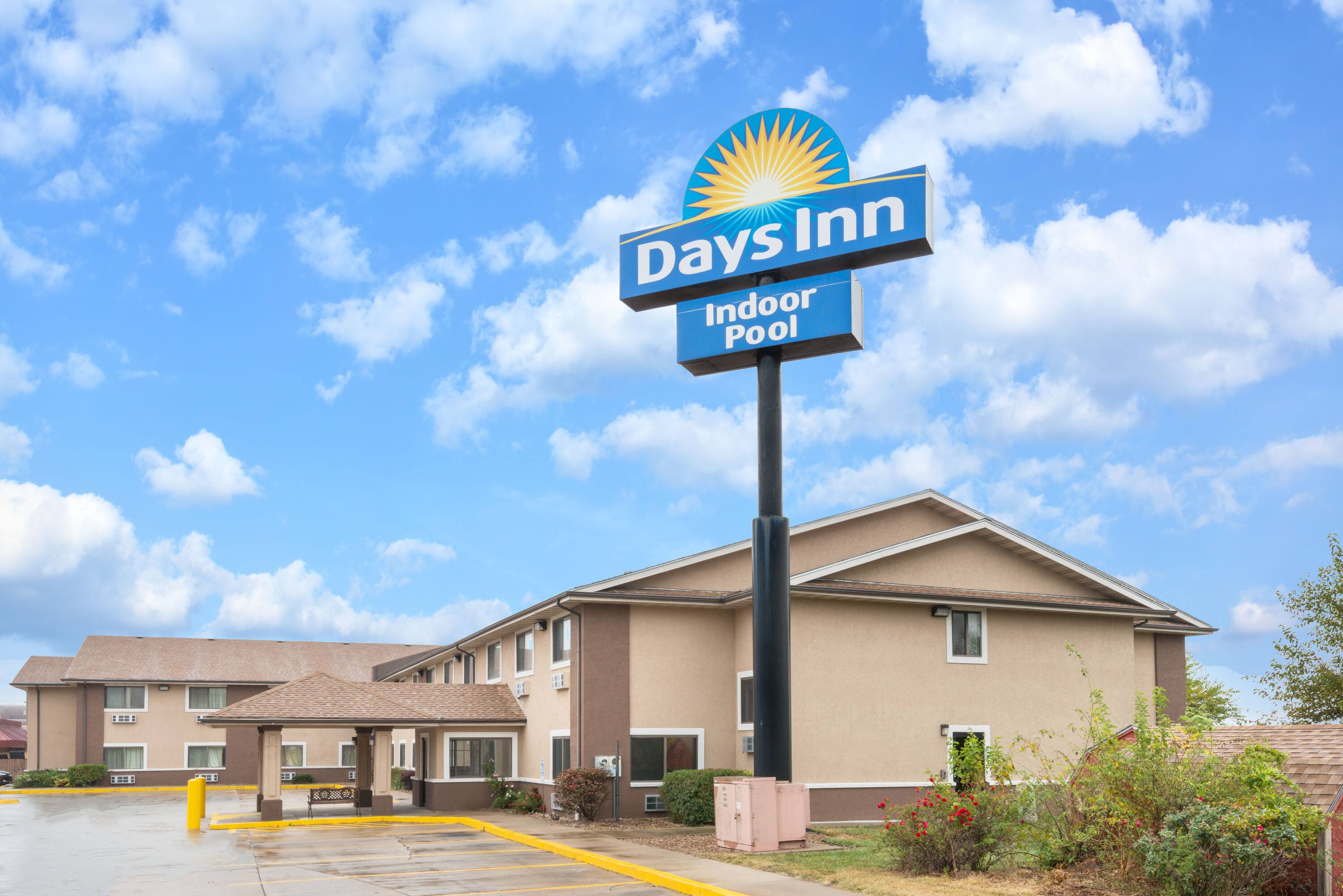 Days Inn by Wyndham Topeka Topeka, KS Hotels