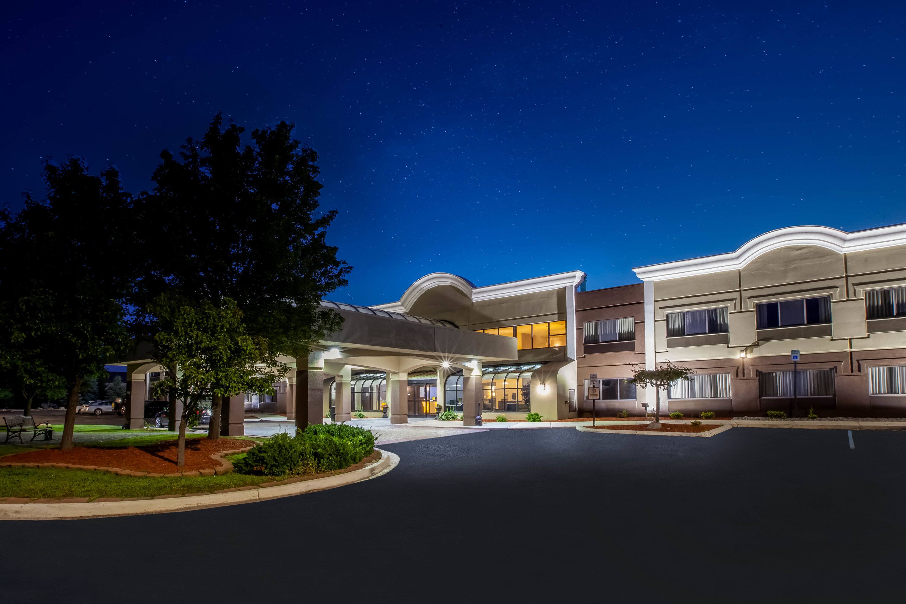 Days Inn & Suites By Wyndham Rochester Hills MI | Rochester Hills, MI ...