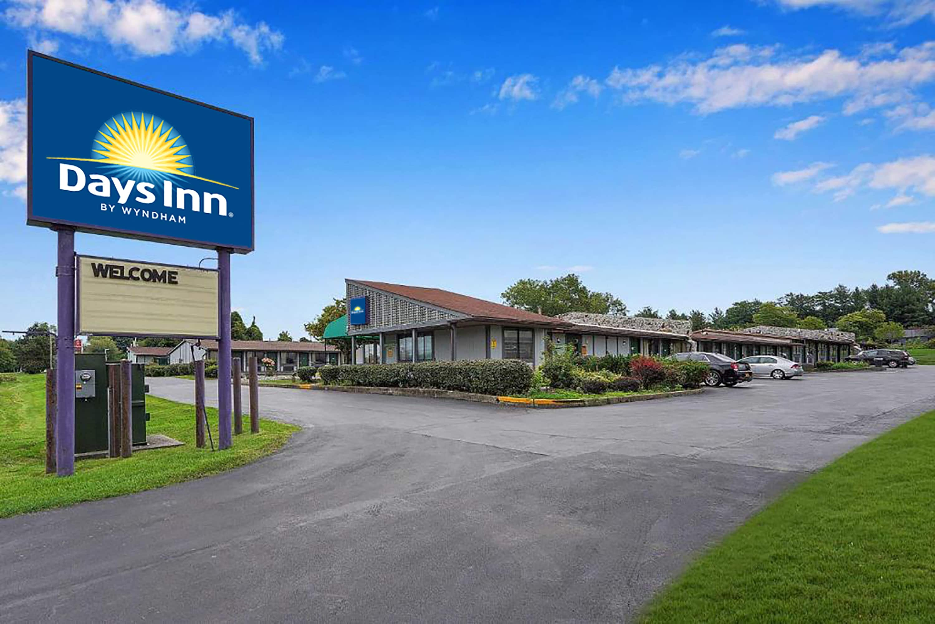 Days Inn by Wyndham Liverpool/Syracuse | Liverpool, NY Hotels