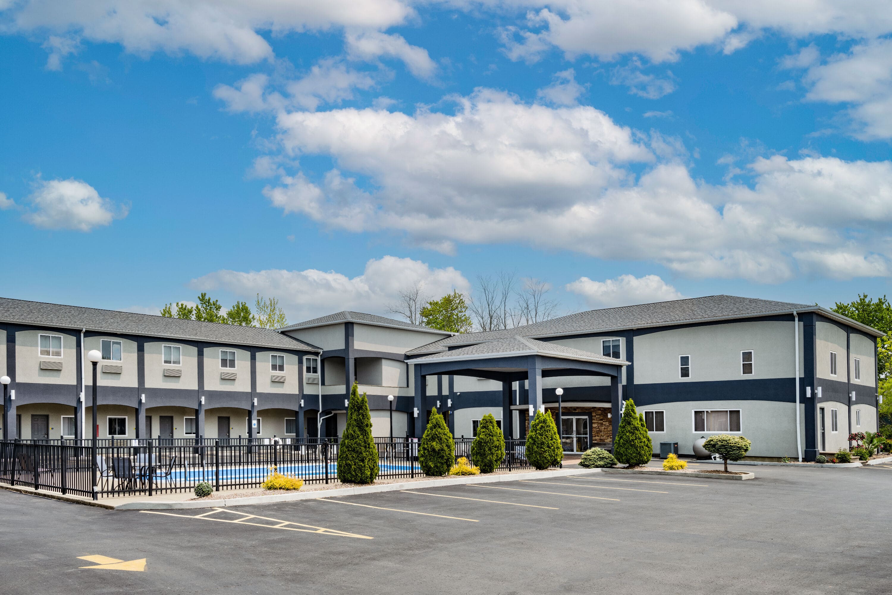 Days Inn & Suites by Wyndham Niagara Falls/Buffalo | Niagara Falls, NY ...