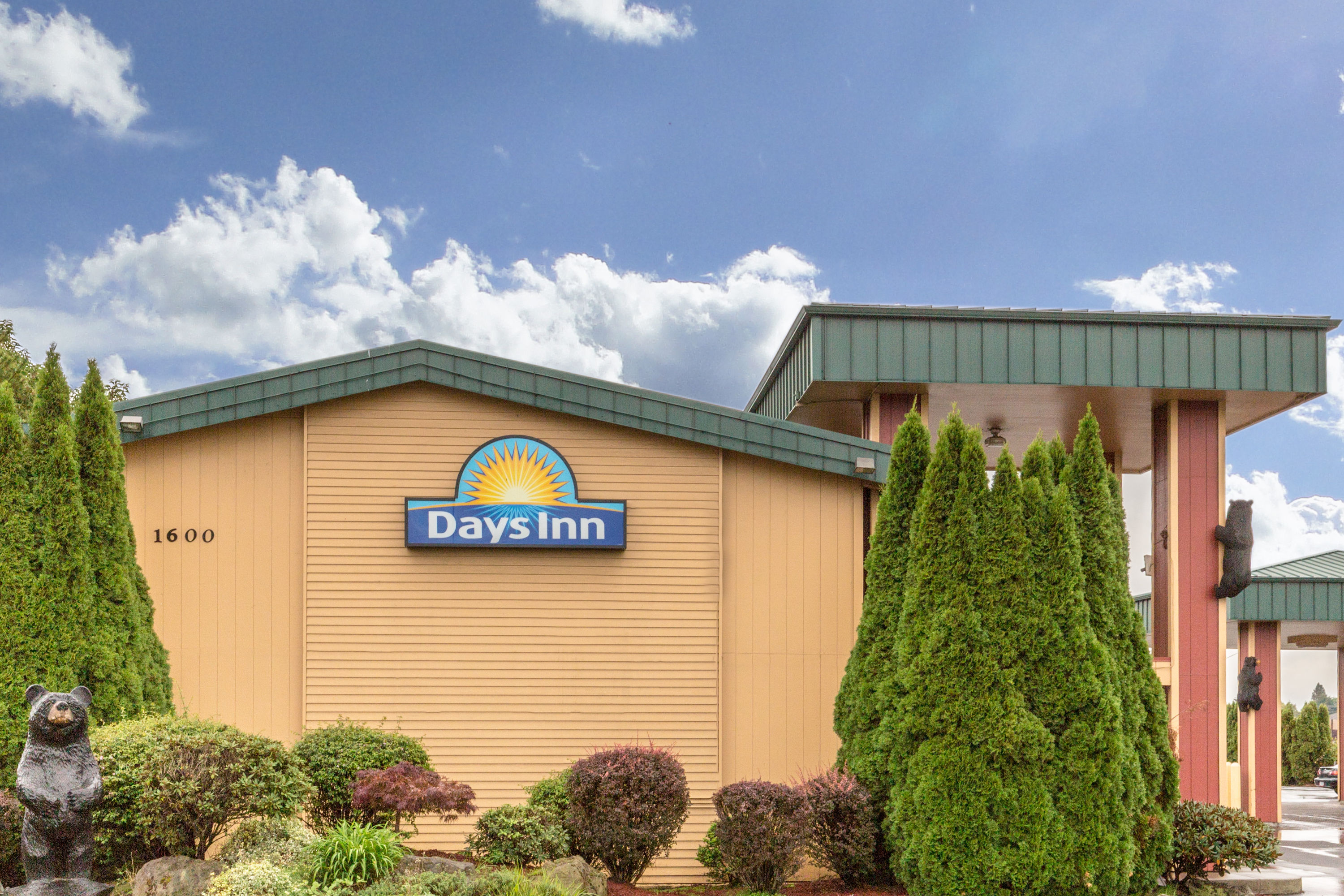 Days Inn By Wyndham Black Bear Salem Or Hotels