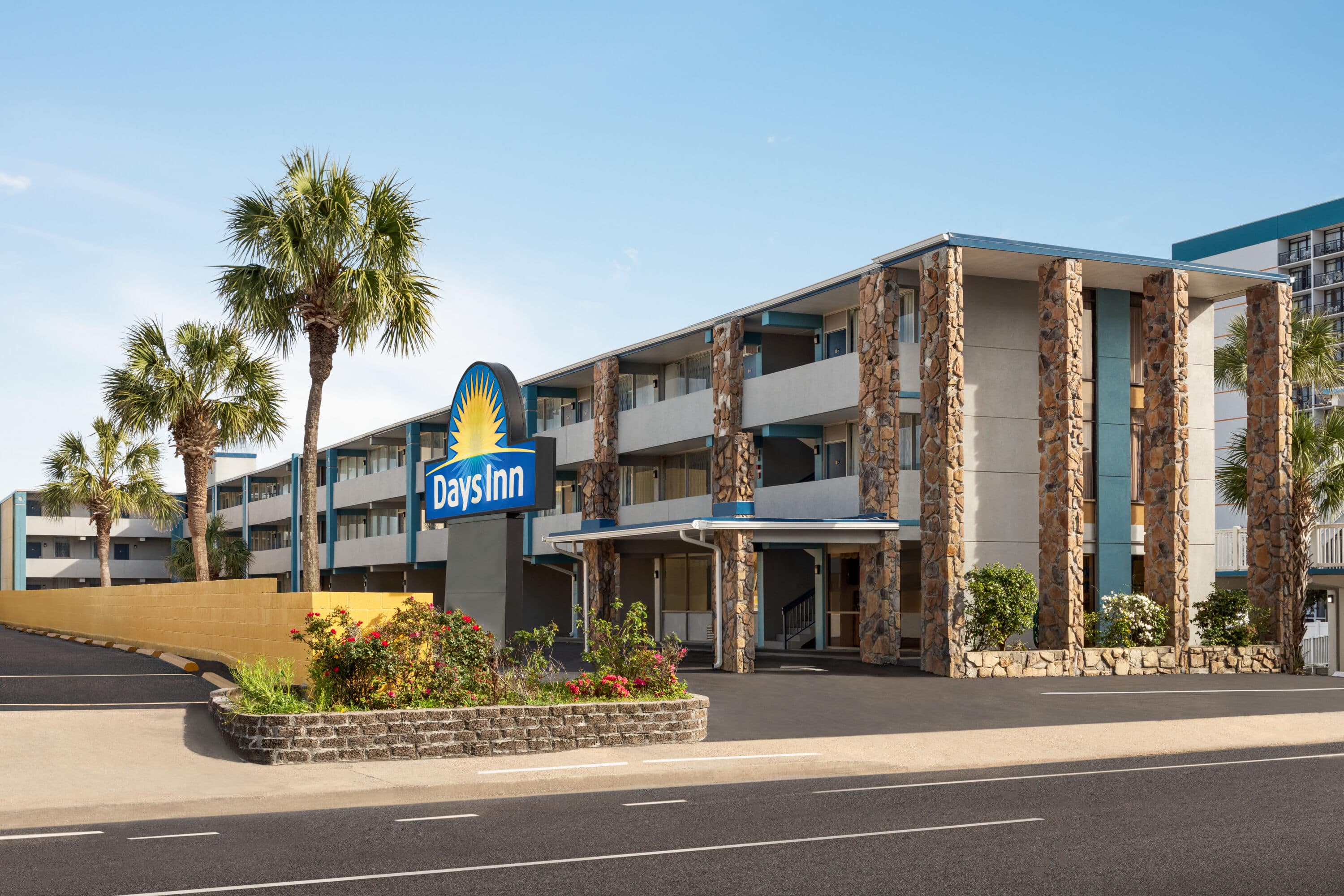 Days Inn by Wyndham Myrtle Beach-Beach Front | Myrtle Beach, SC Hotels