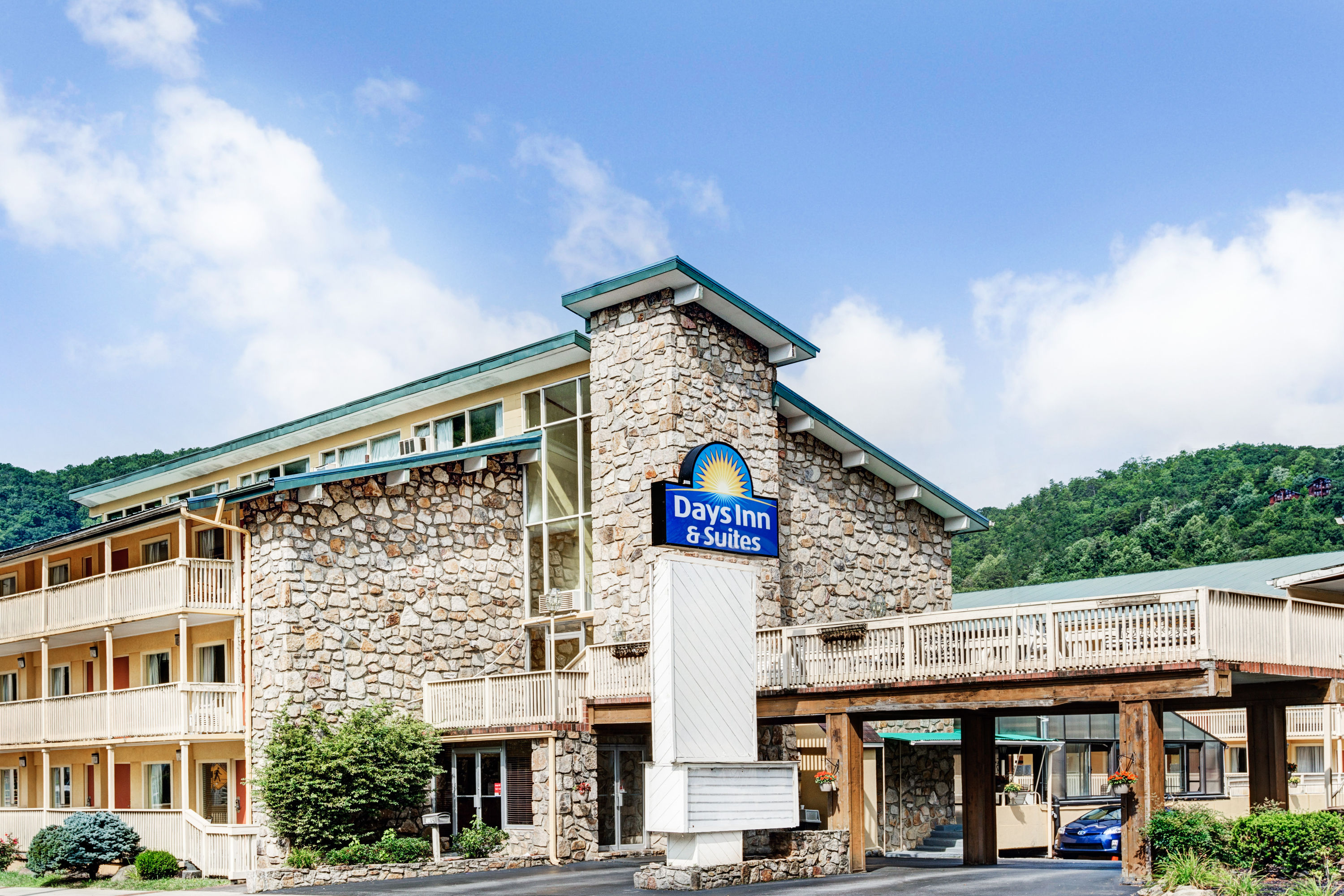 Days Inn Suites By Wyndham Downtown Gatlinburg Parkway