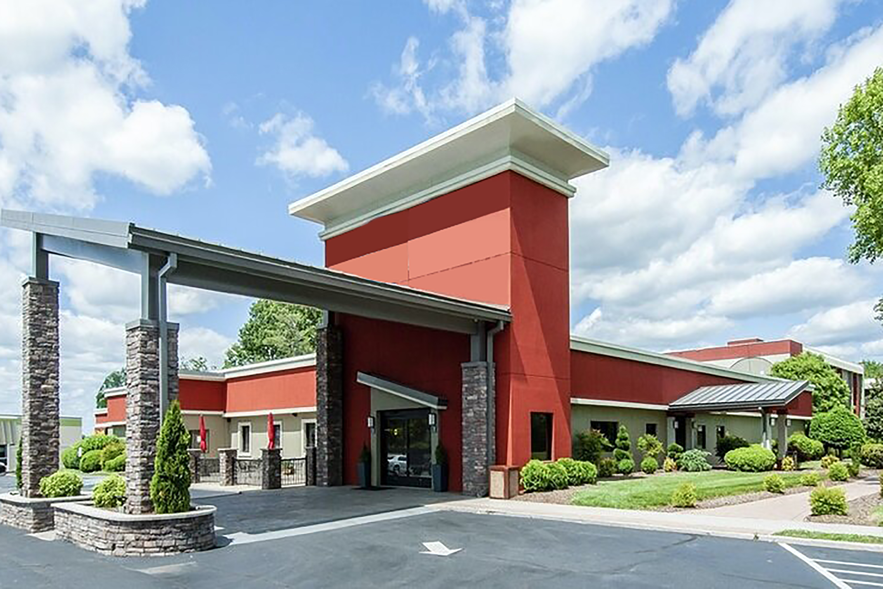 Days Inn & Suites by Wyndham Johnson City Johnson City, TN Hotels