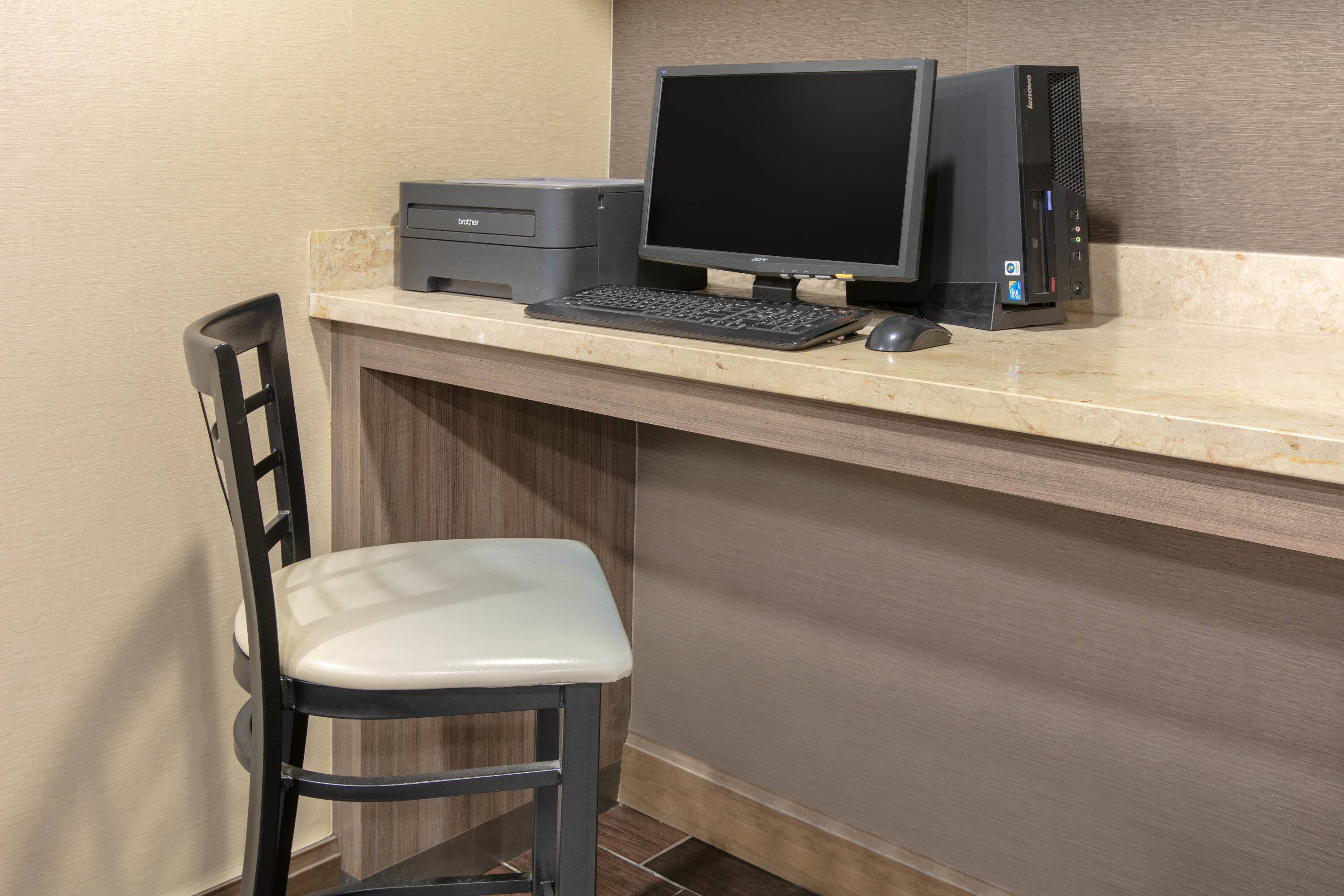 Days Inn Suites By Wyndham Arlington Near Six Flags - 