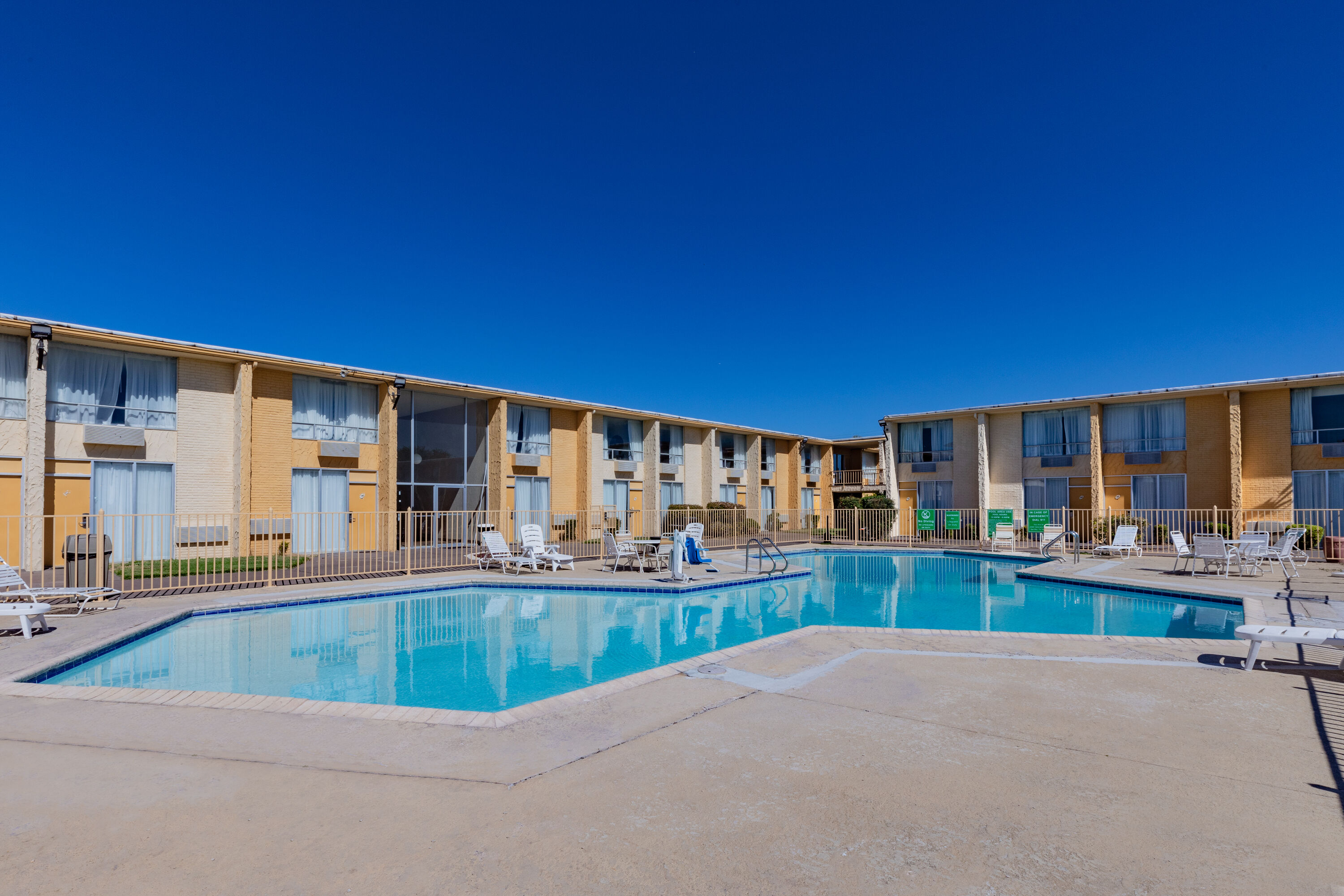 Days Inn by Wyndham Del Rio Del Rio, TX Hotels