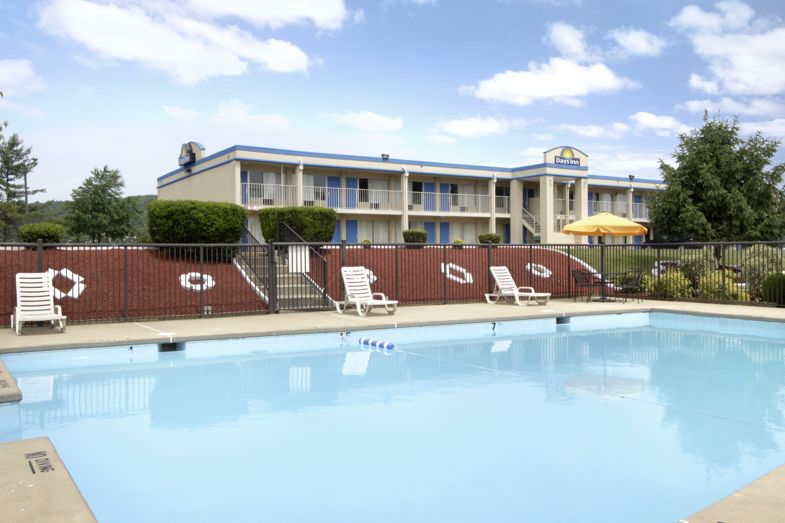 staunton va hotels with indoor pool