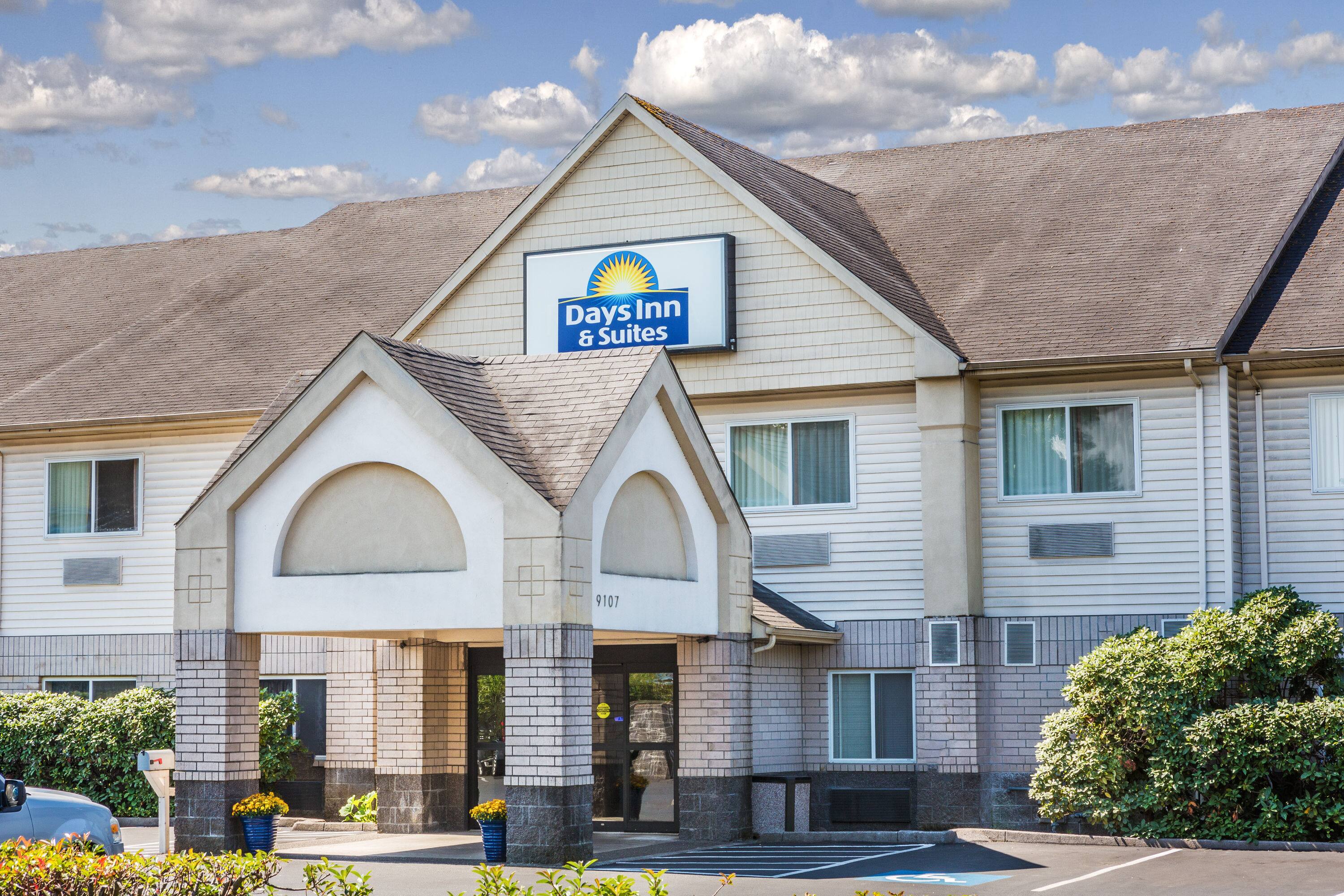 Days Inn Suites By Wyndham Vancouver Vancouver WA Hotels   15134 Exterior View 2 