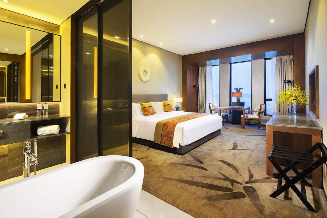 King bed guest room at the Wyndham Grand Plaza Royale Kaidi in Chuzhou, Other than US/Canada
