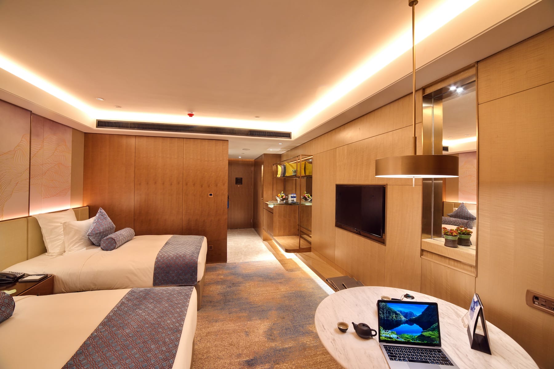 Guest room at the Wyndham Grand Plaza Royale Powerlong Fuyang in Fuyang, Other than US/Canada