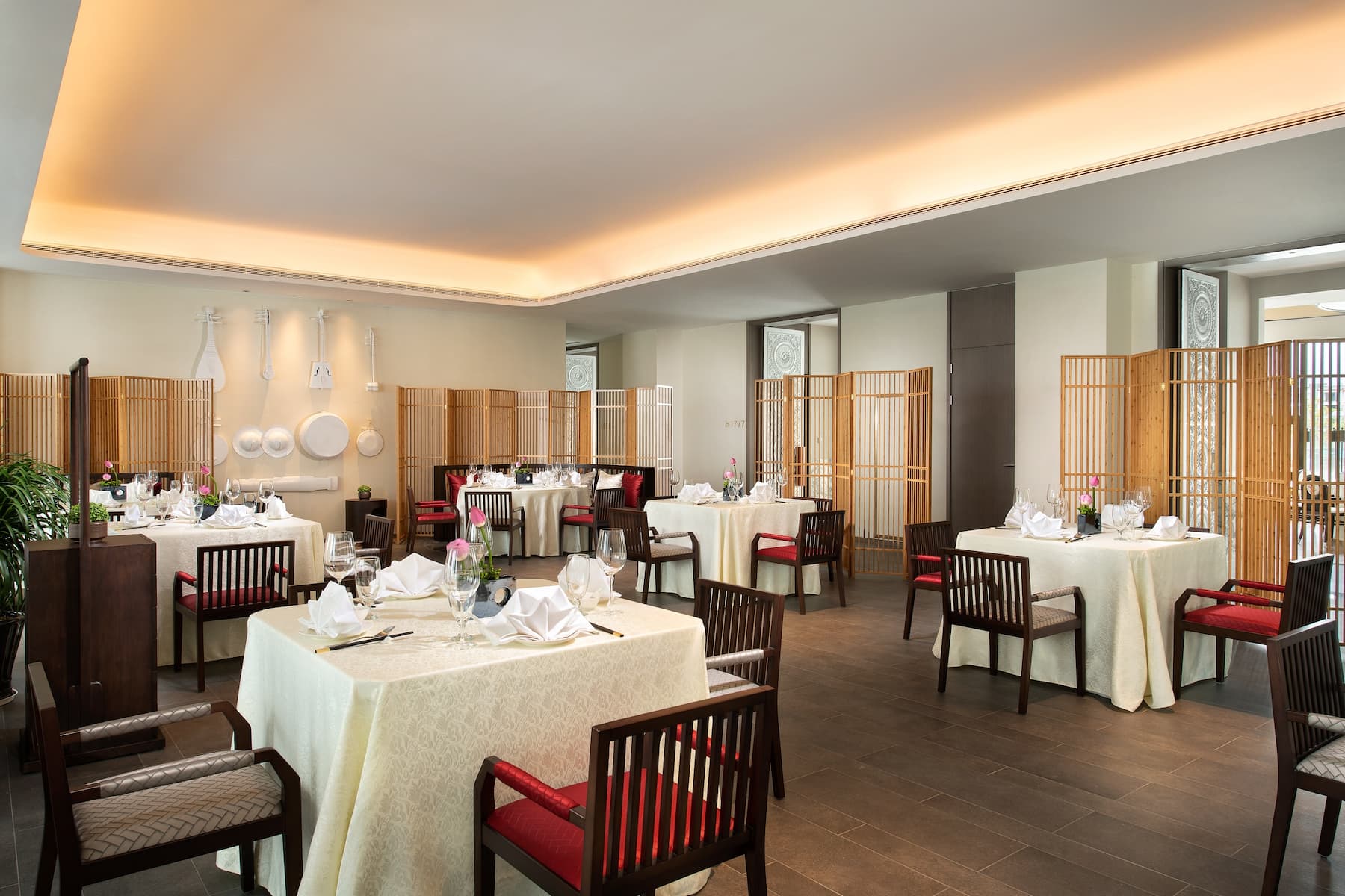 Wyndham Grand Royal Hotel Jinlin Lijiang restaurant main dining in Lijiang, Other than US/Canada