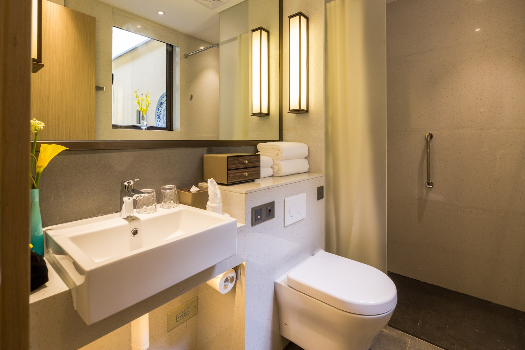 Wyndham Grand Royal Hotel Jinlin Lijiang suite in Lijiang, Other than US/Canada