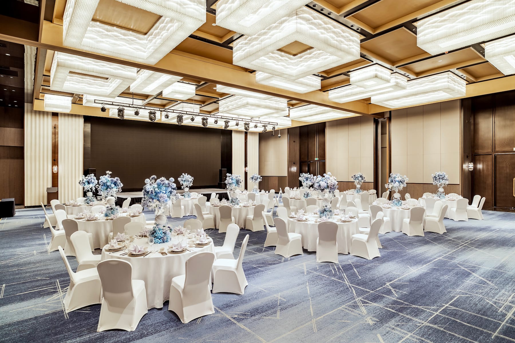 Wyndham Grand Plaza Royale Yujia Anhua ballroom in Yiyang, Other than US/Canada