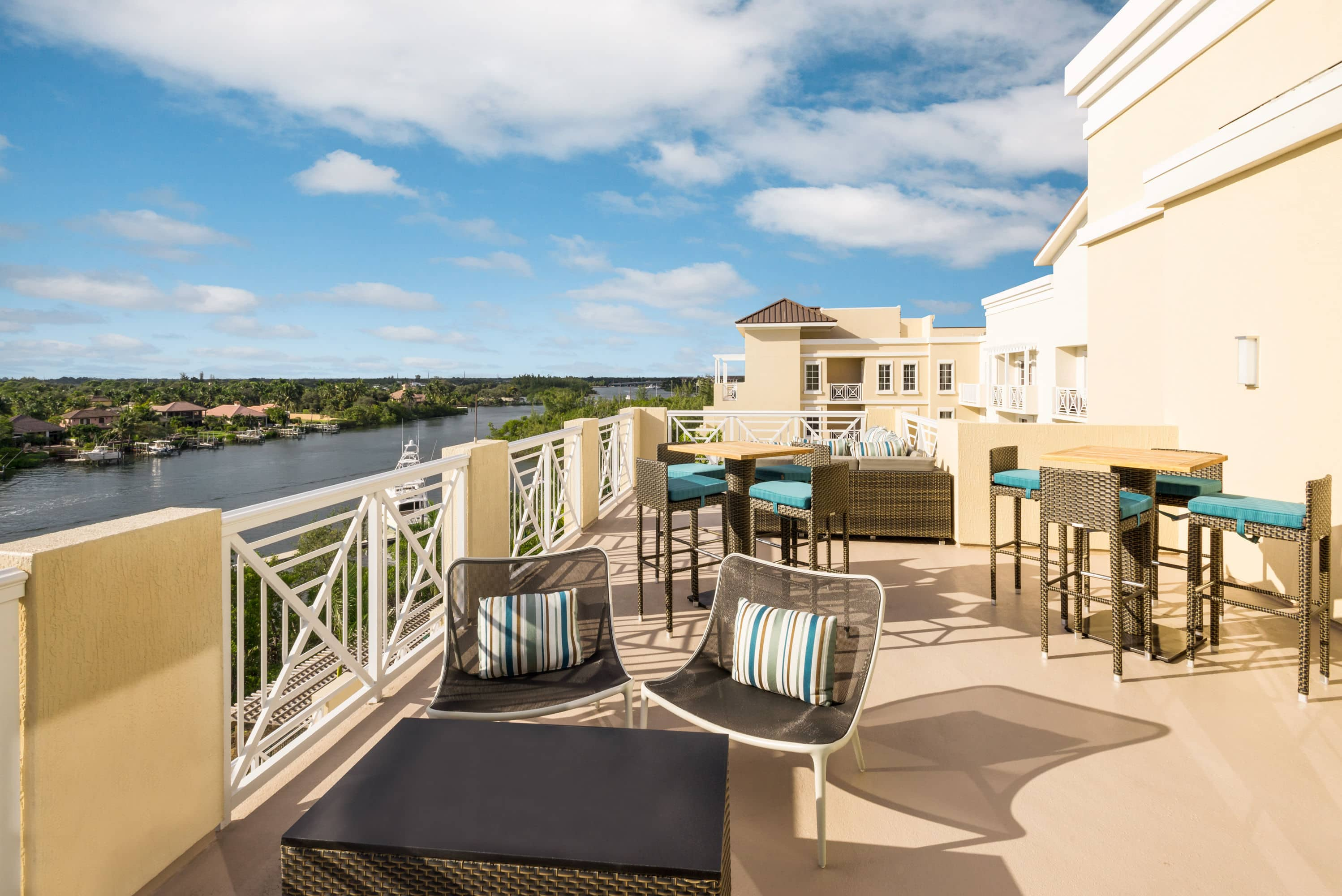 Wyndham Grand Jupiter At Harbourside Place Jupiter FL Hotels   47553 Bar Lounge 14 