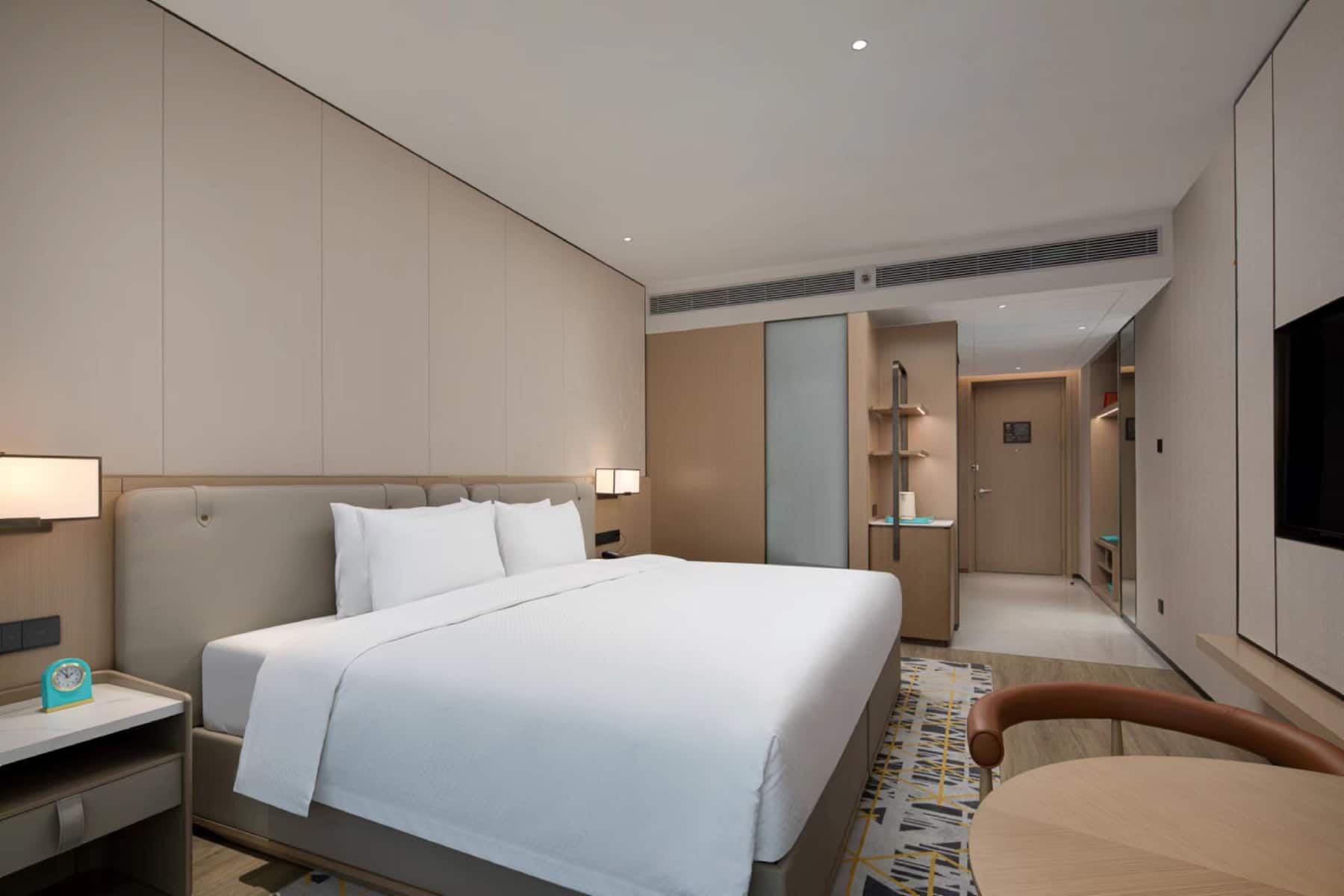 Guest room at the Wyndham Changzhou Xinbei in Changzhou, Other than US/Canada