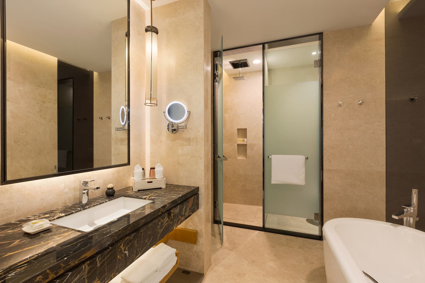 Guest room at the Wyndham Chongqing Yuelai in Chongqing, Other than US/Canada