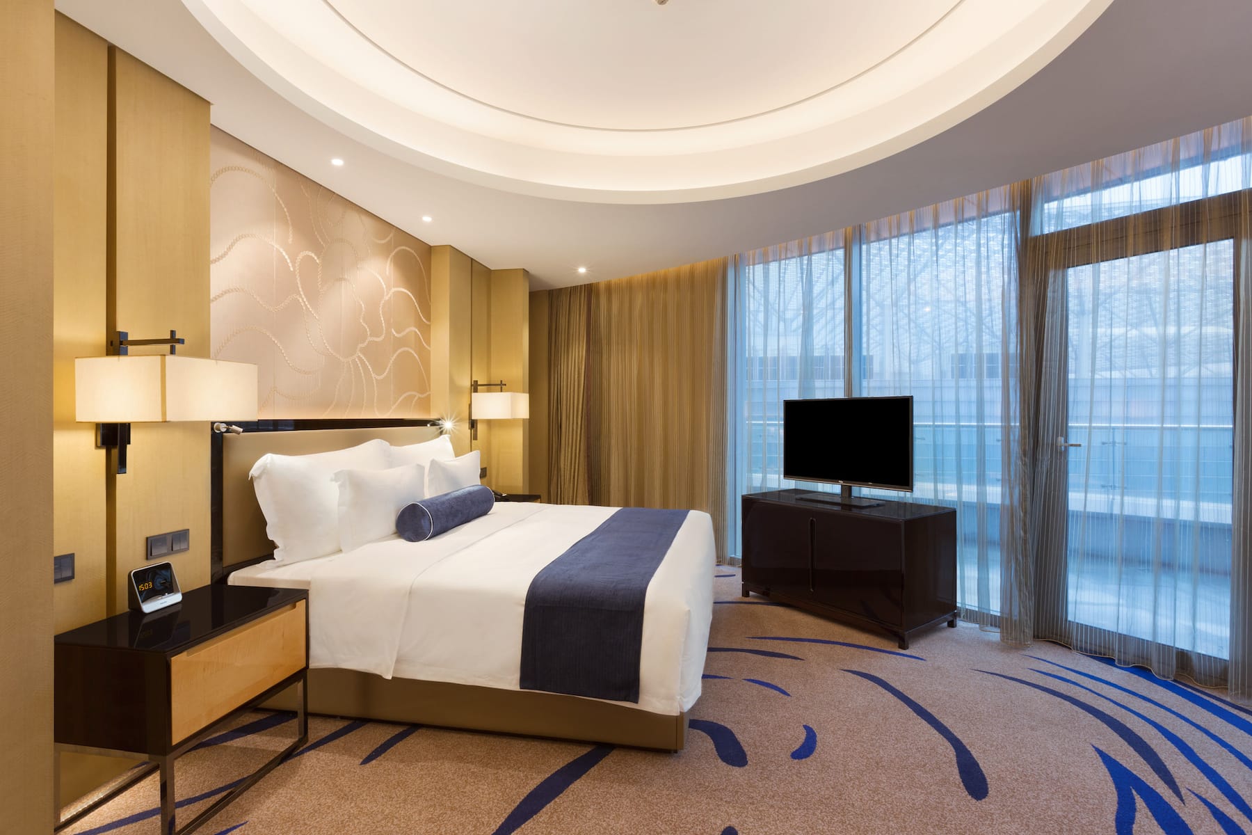 Guest room at the Wyndham Chongqing Yuelai in Chongqing, Other than US/Canada