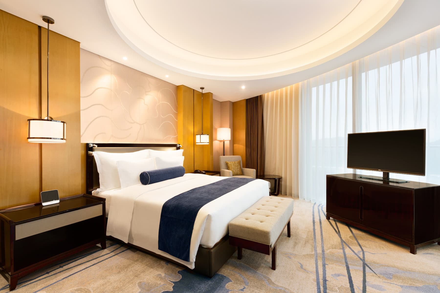 Guest room at the Wyndham Chongqing Yuelai in Chongqing, Other than US/Canada