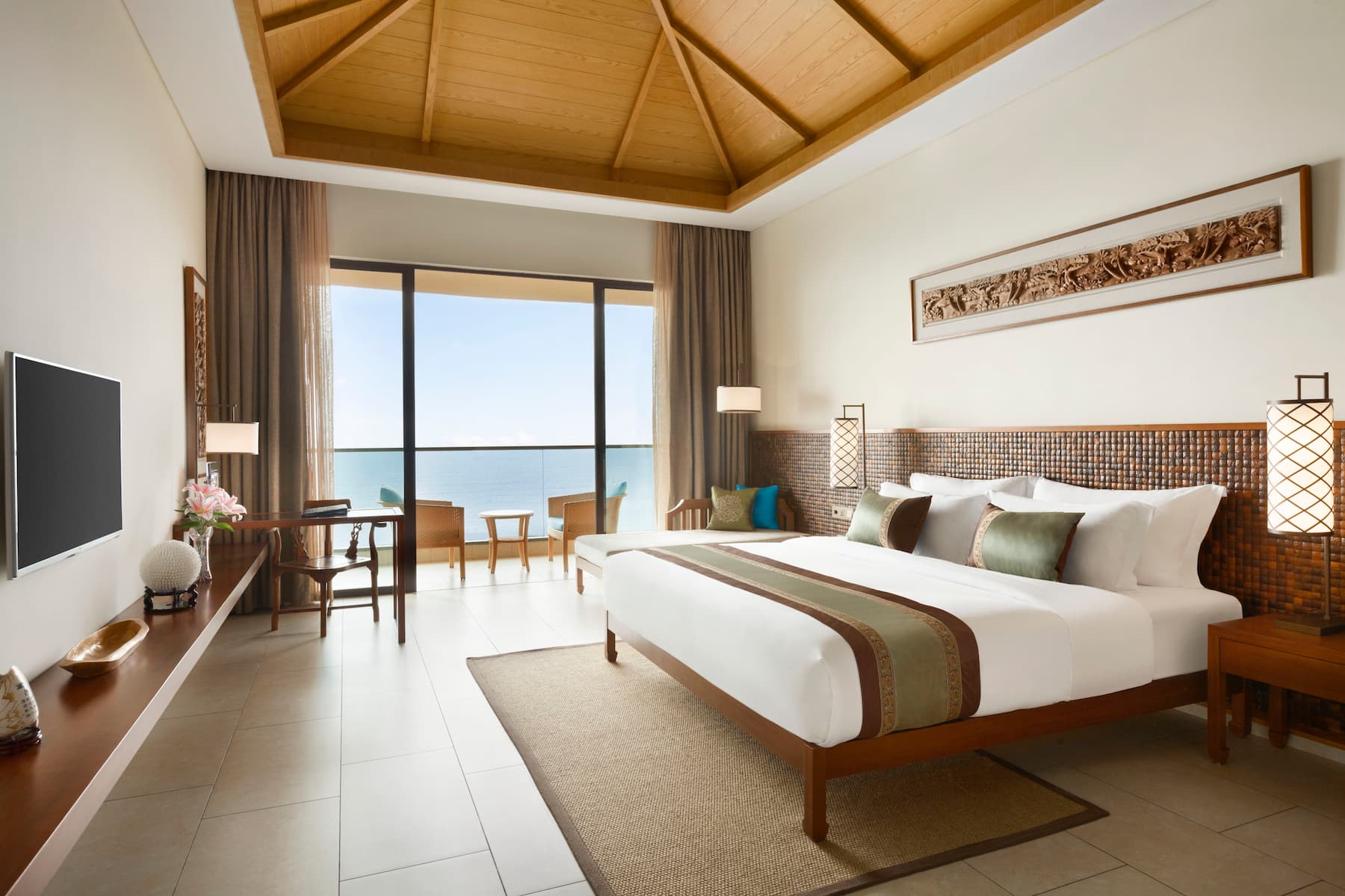 Guest room at the Wyndham Maoming in Maoming, Other than US/Canada