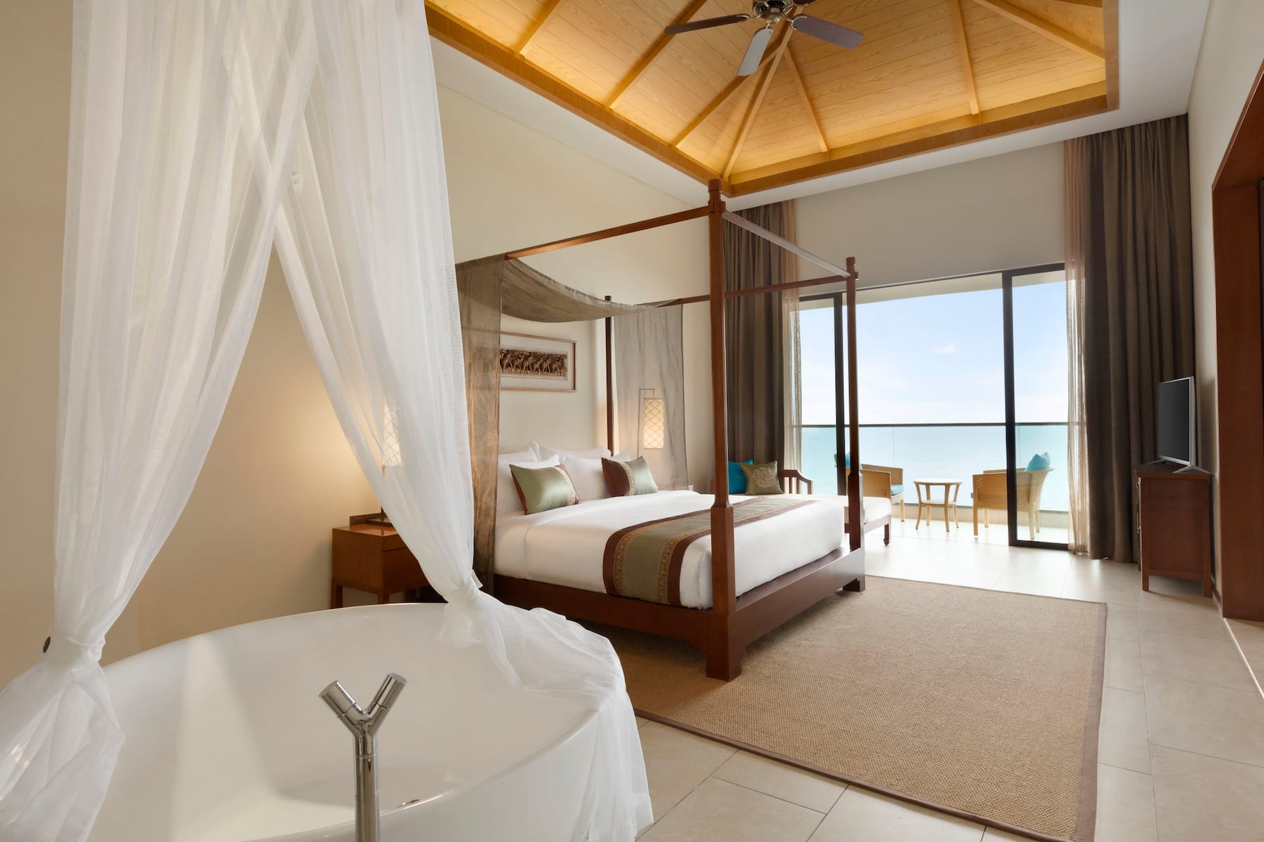 Wyndham Maoming suite in Maoming, Other than US/Canada