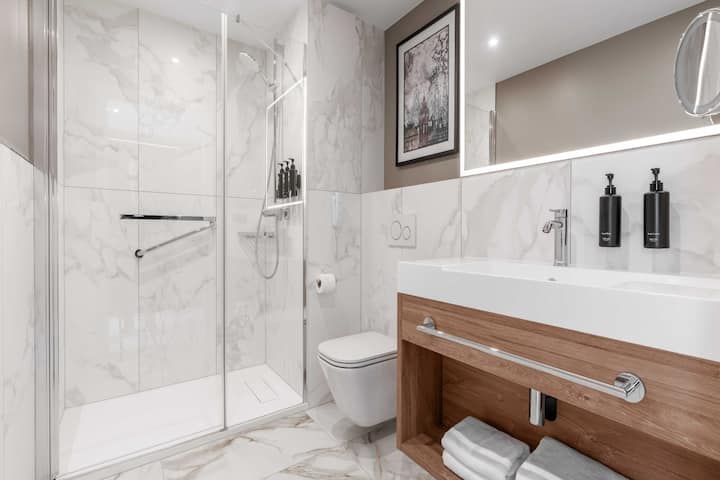 Guest room bath at the Wyndham Wroclaw Old Town in Wroclaw, Other than US/Canada