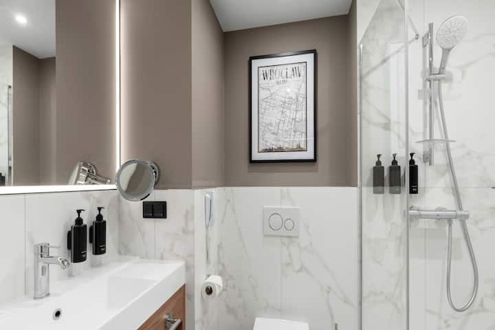Guest room bath at the Wyndham Wroclaw Old Town in Wroclaw, Other than US/Canada