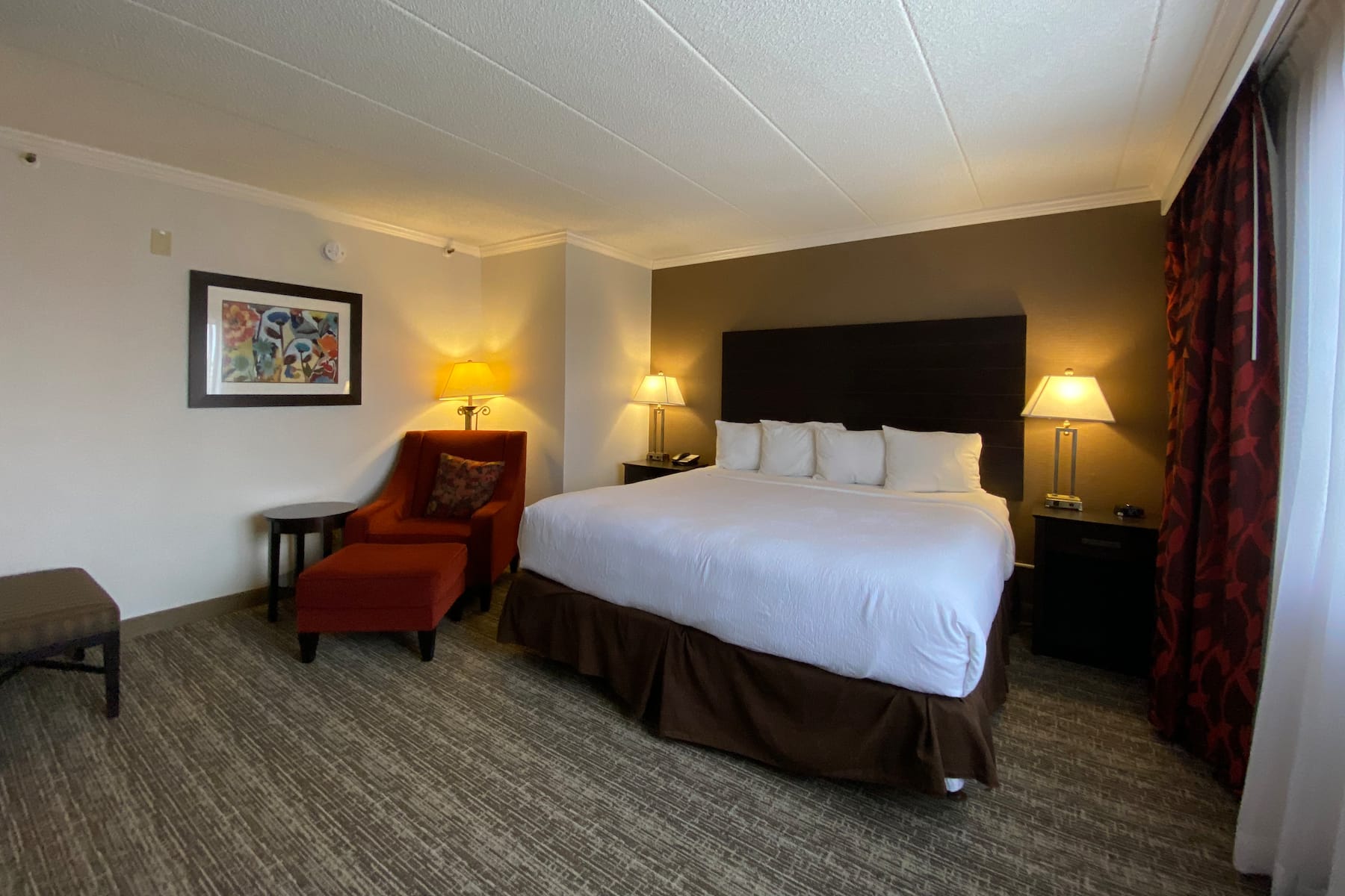 Guest room at the Wyndham Minneapolis South/Burnsville in Burnsville, Minnesota