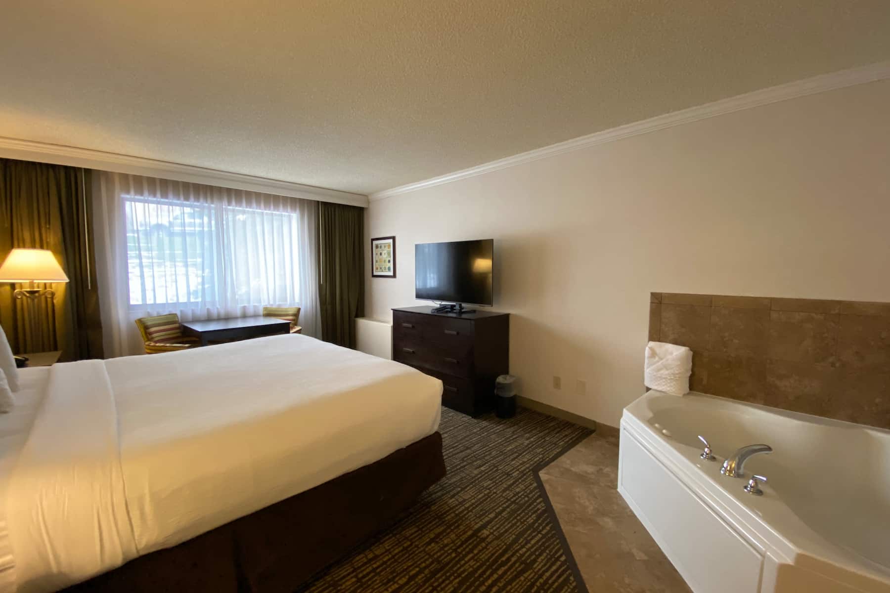Guest room at the Wyndham Minneapolis South/Burnsville in Burnsville, Minnesota