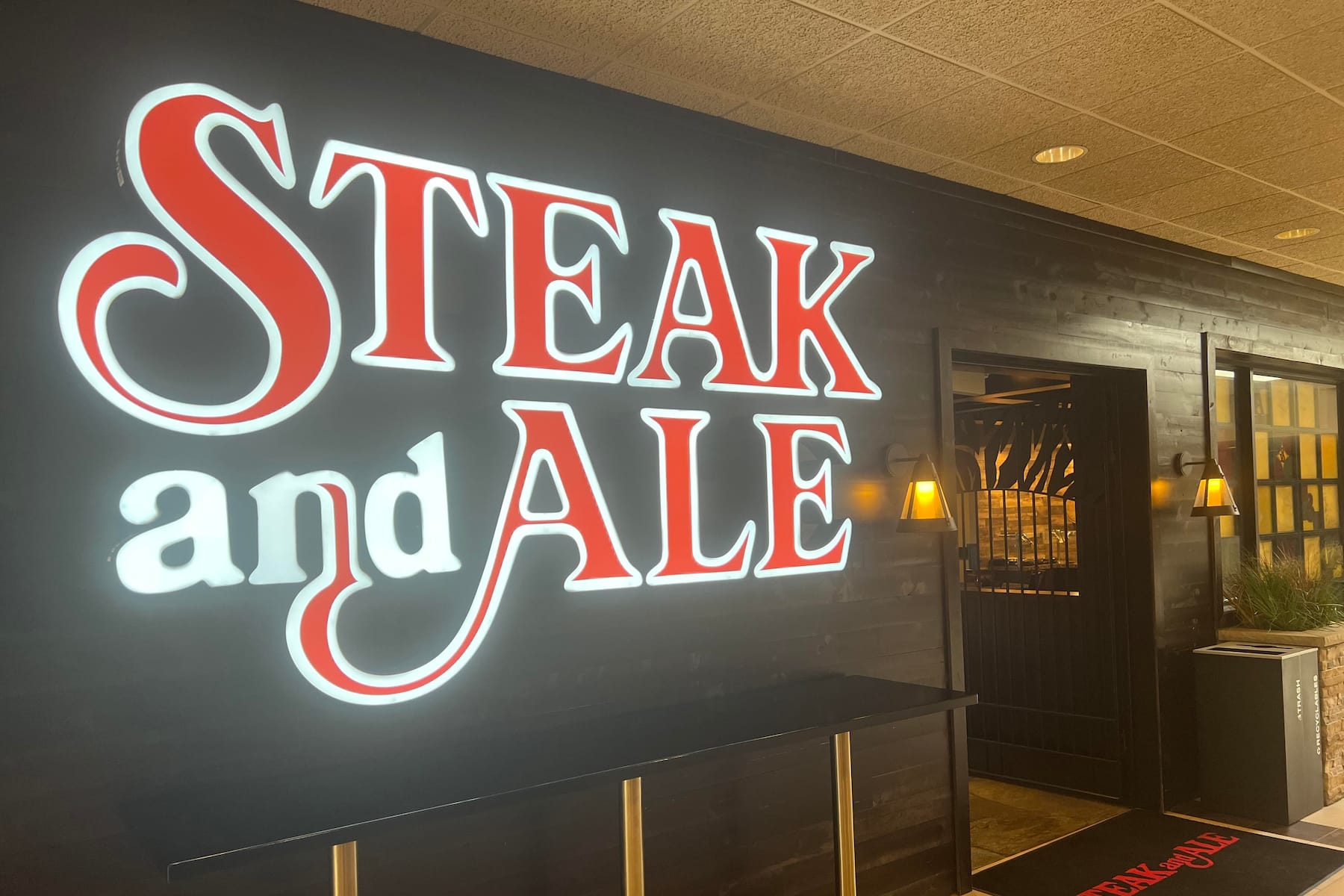 Wyndham Minneapolis South/Burnsville restaurant in Burnsville, Minnesota