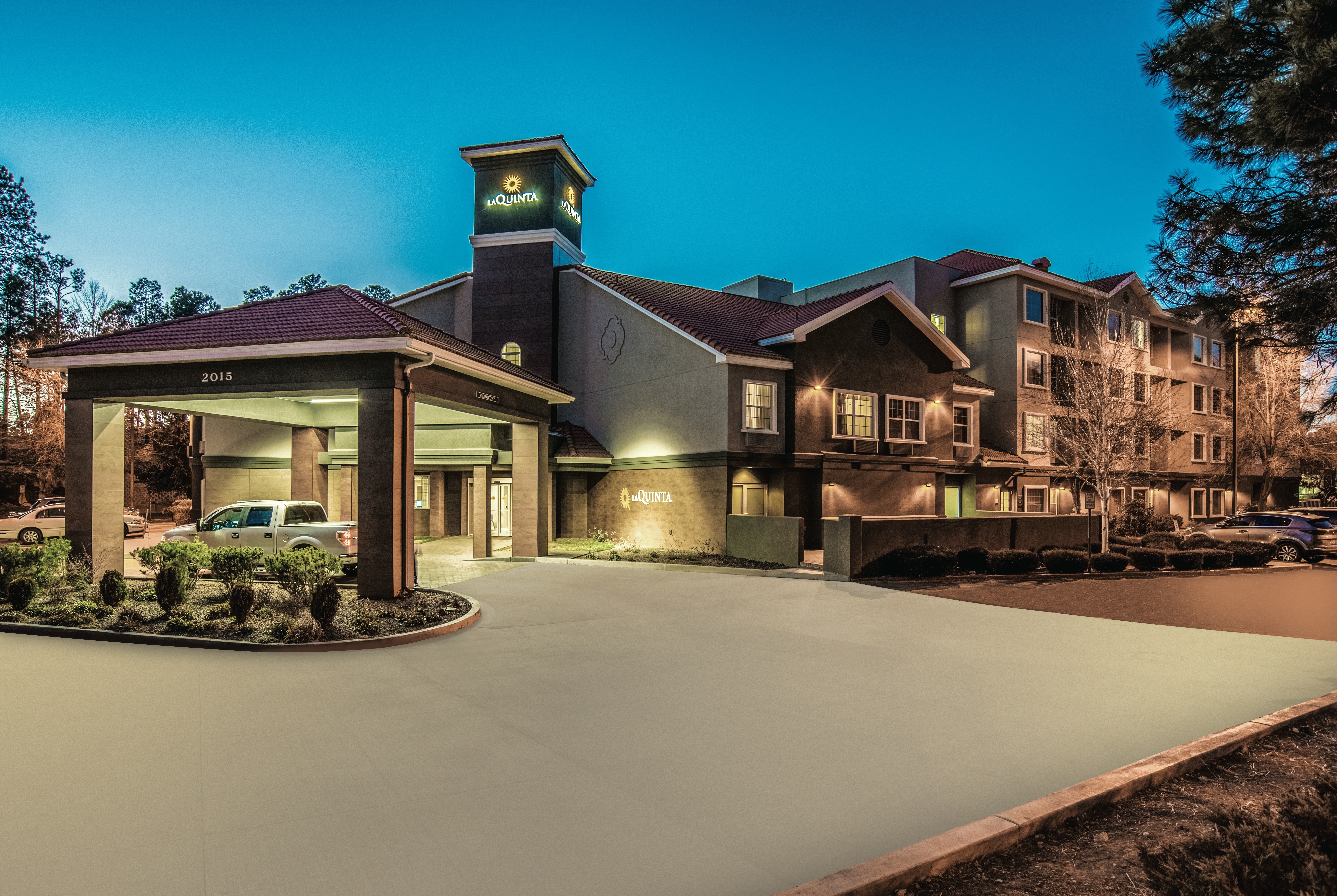 La Quinta Inn & Suites by Wyndham Flagstaff  Flagstaff, AZ Hotels