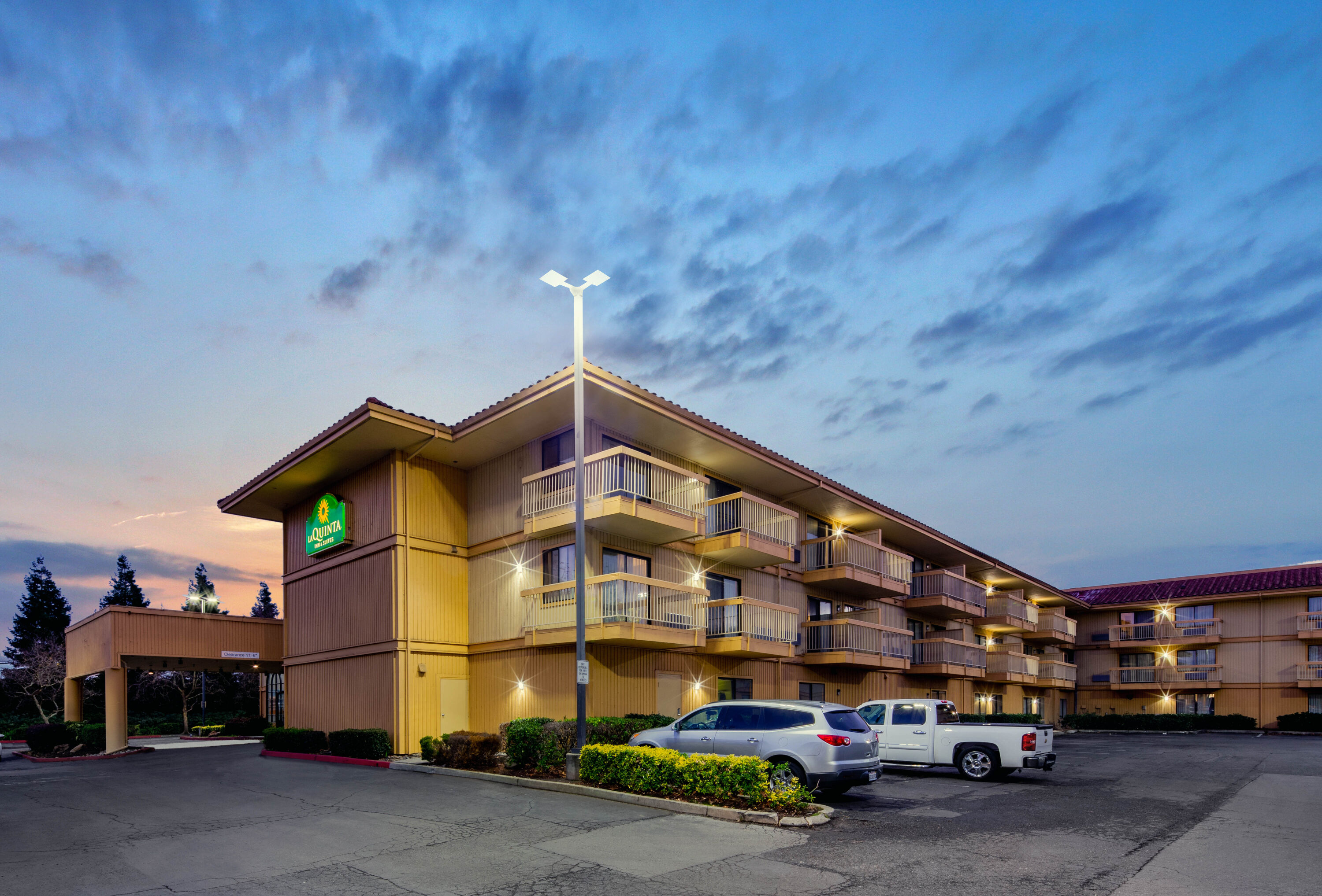 La Quinta Inn & Suites by Wyndham Oakland Hayward Hayward, CA Hotels