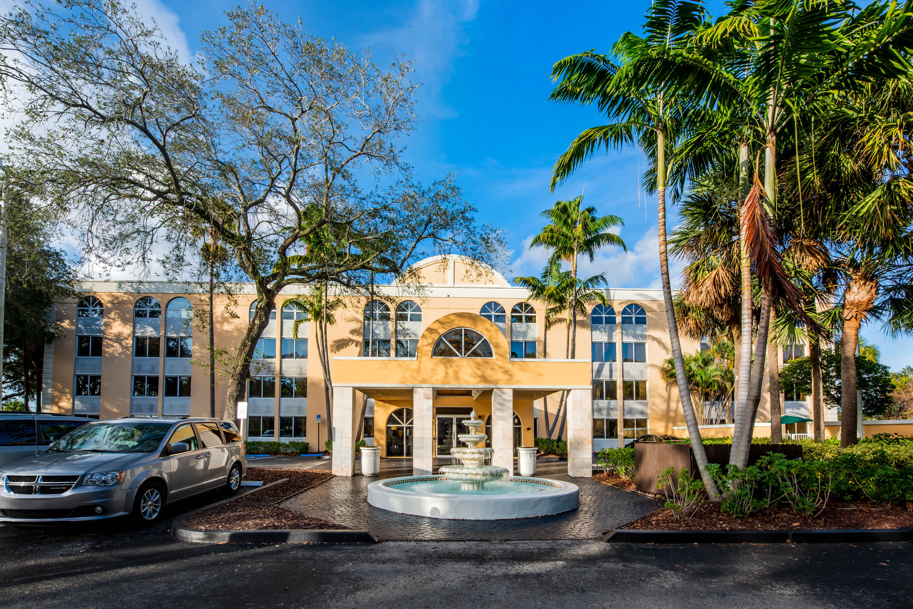 La Quinta Inn And Suites By Wyndham Fort Lauderdale Tamarac Hoteles En Fort Lauderdale Fl 33319