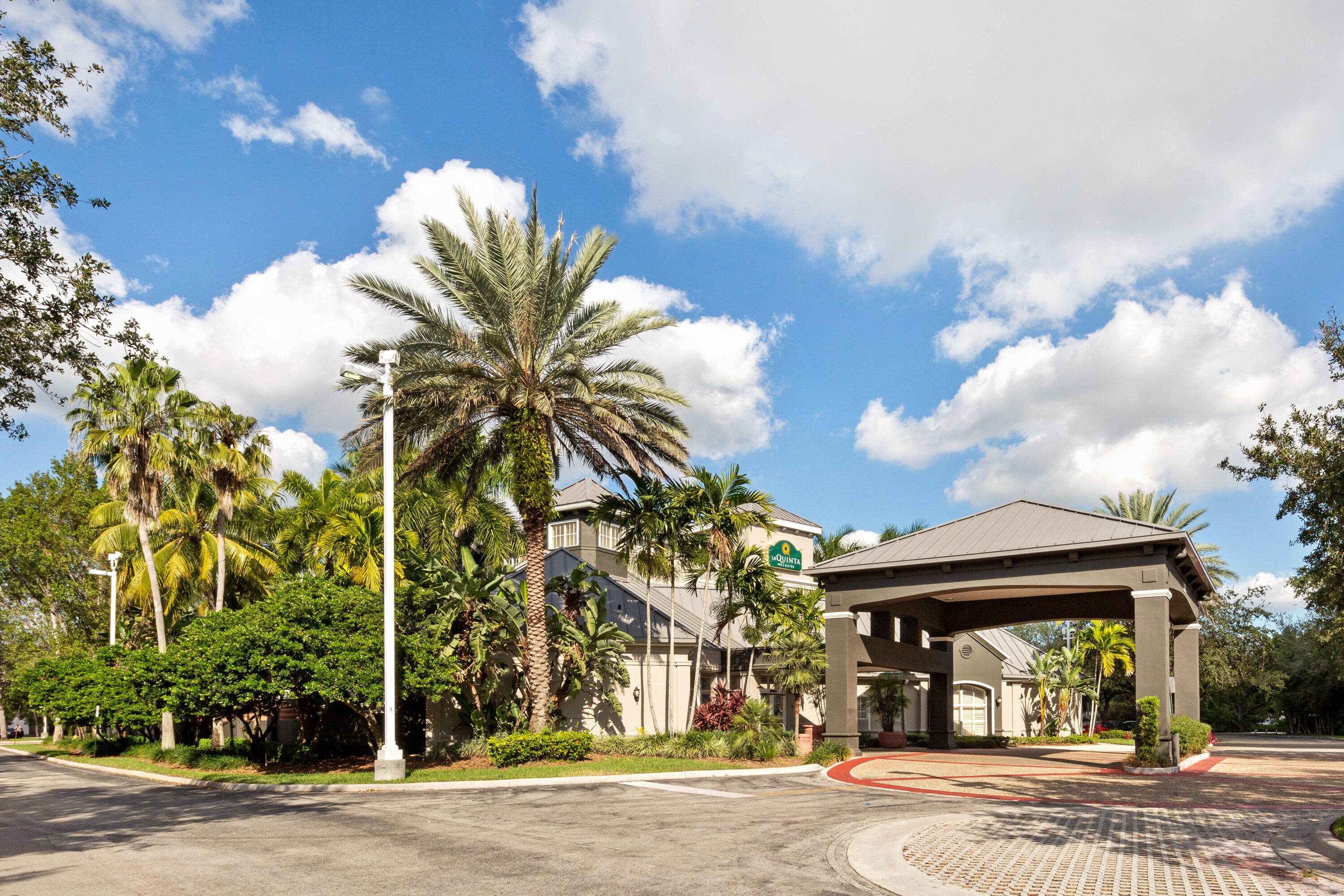 La Quinta Inn Suites By Wyndham Ft Lauderdale Plantation Plantation Fl Hotels