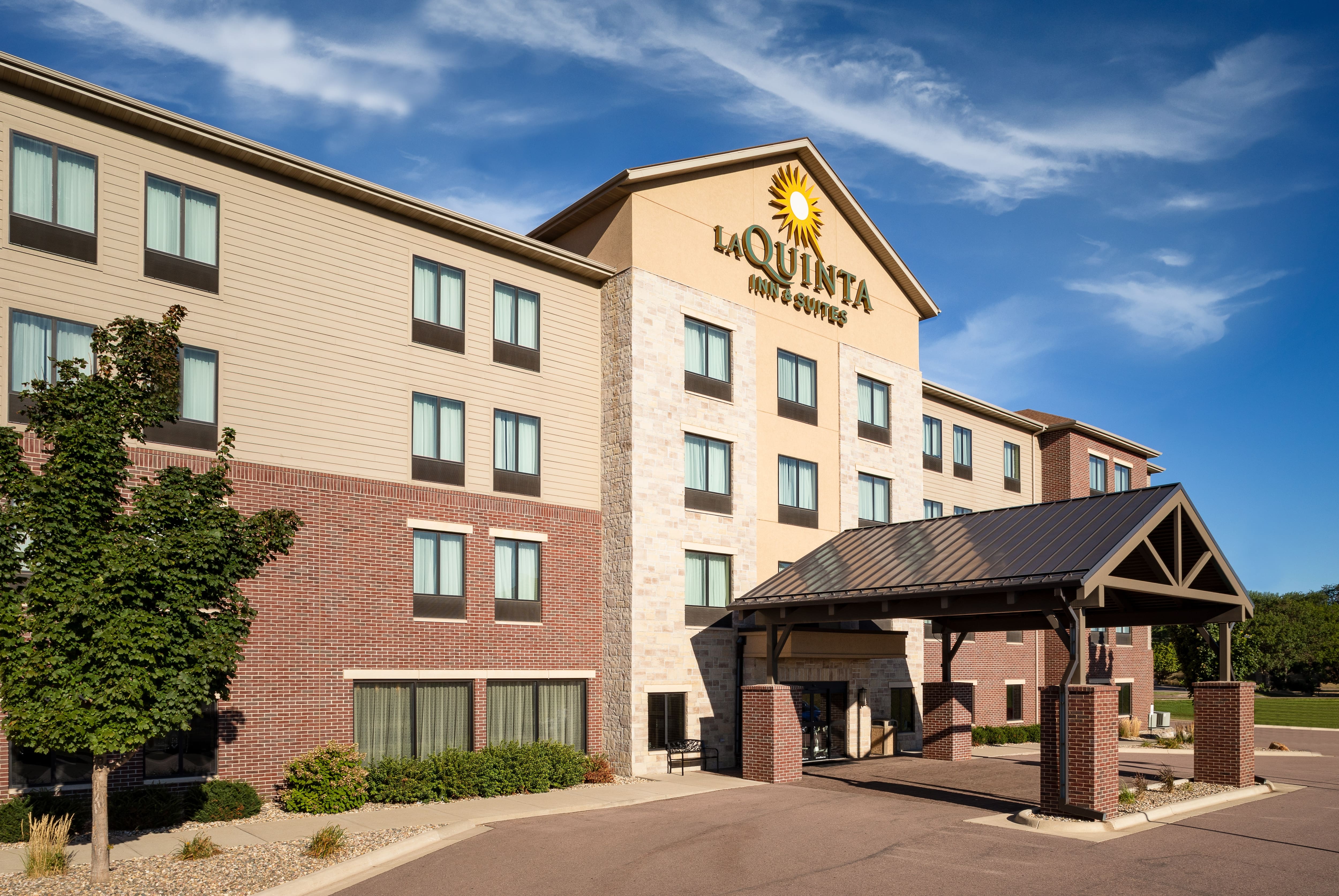 wyndham hotels in yankton sd