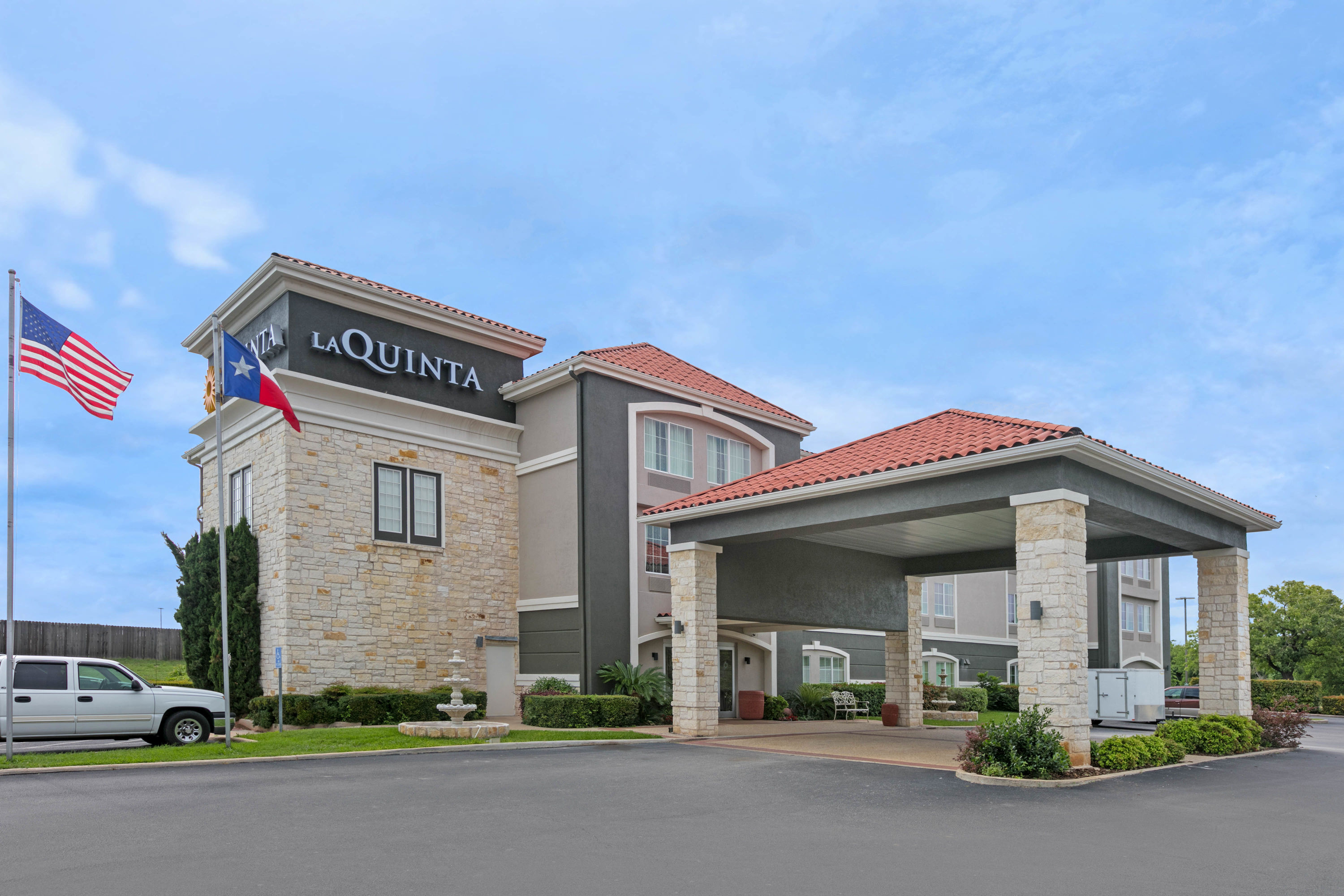 La Quinta Inn Suites By Wyndham Fredericksburg Fredericksburg