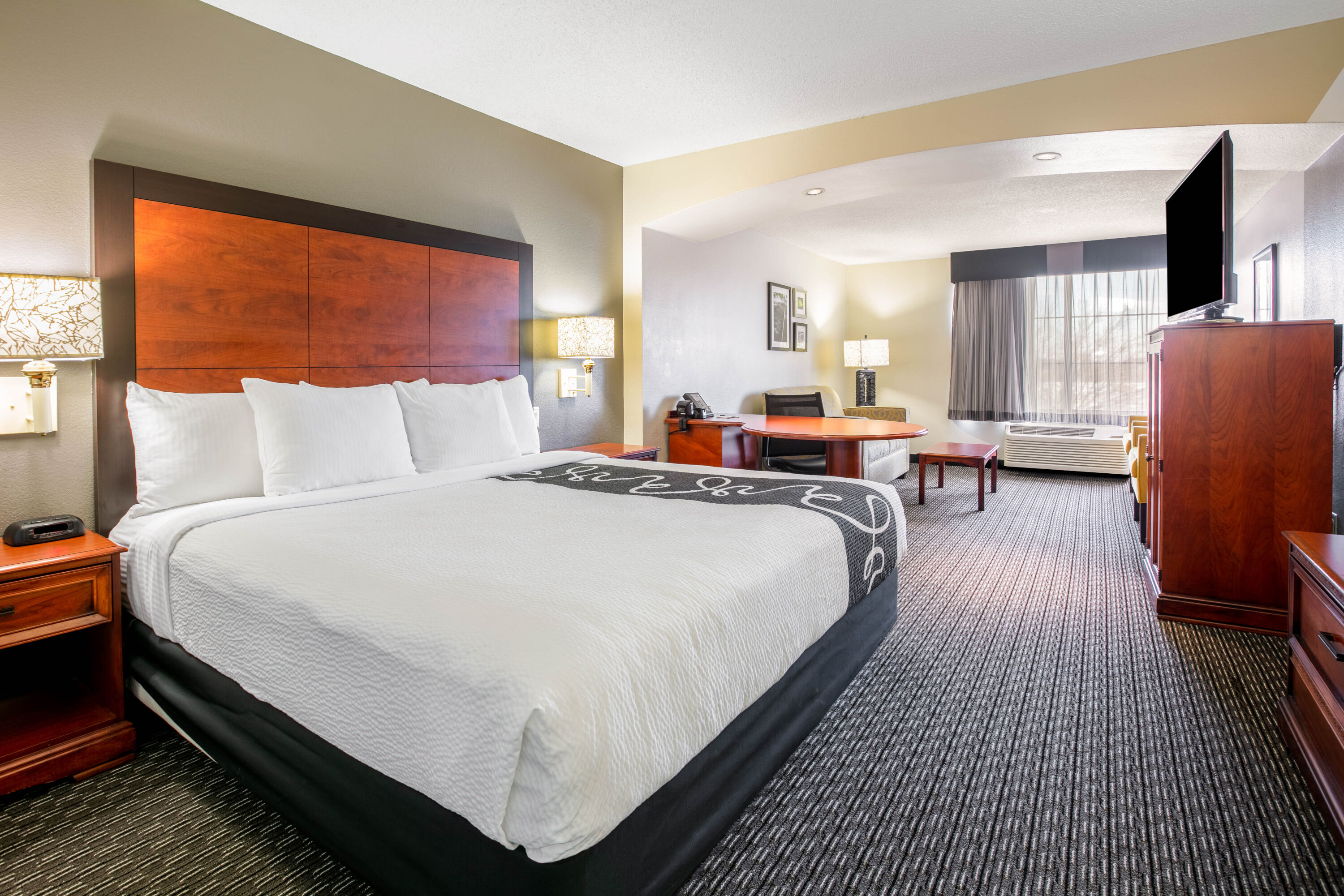 La Quinta Inn & Suites by Wyndham DFW Airport South / Irving | Irving ...